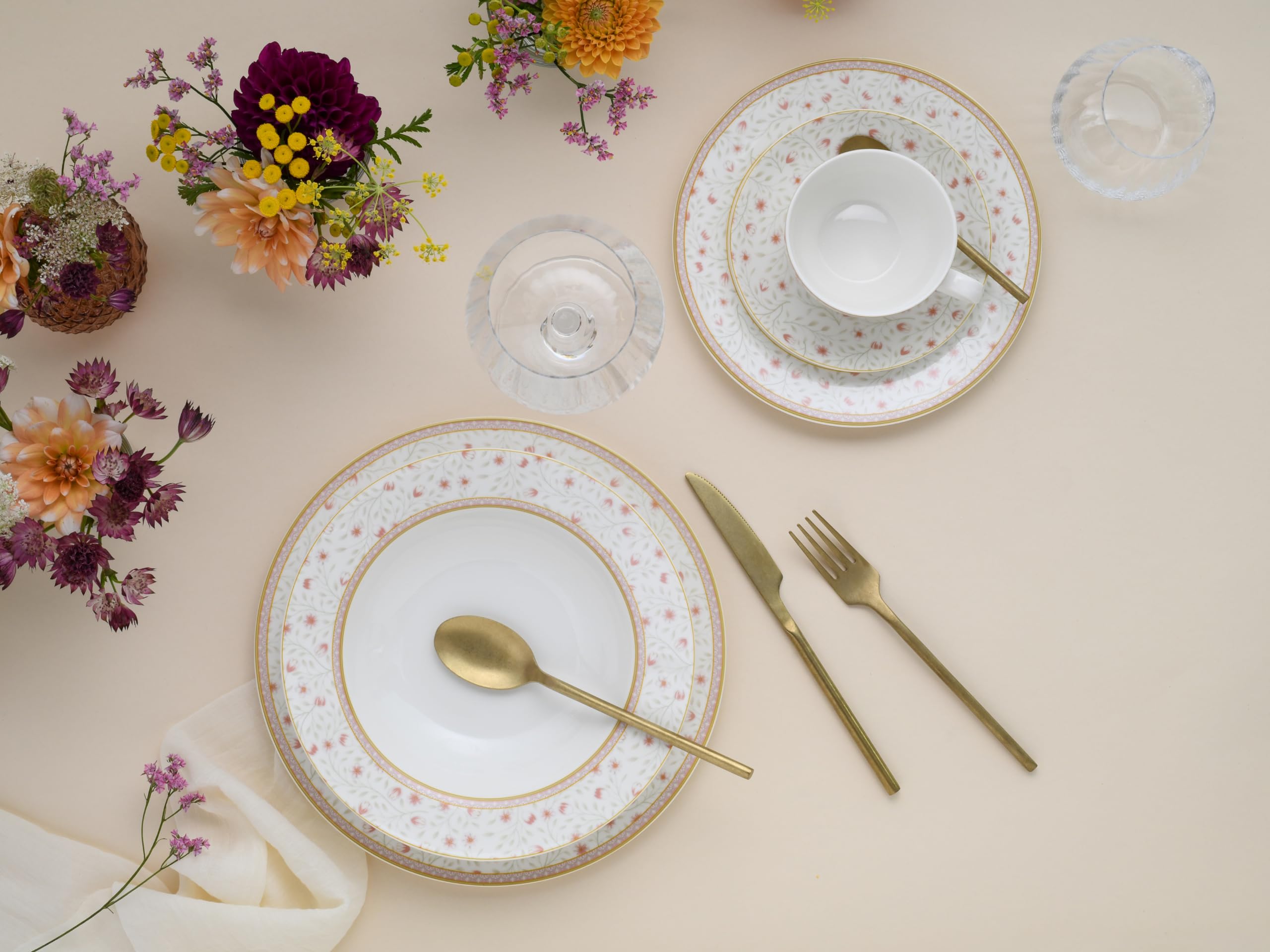 CreaTable, 17529, Serie Emilia (New Bone China), 30-teiliges Geschirrset, Kombiservice aus Porzellan, spülmaschinen- und mikrowellengeeignet, Qualitätsproduktion