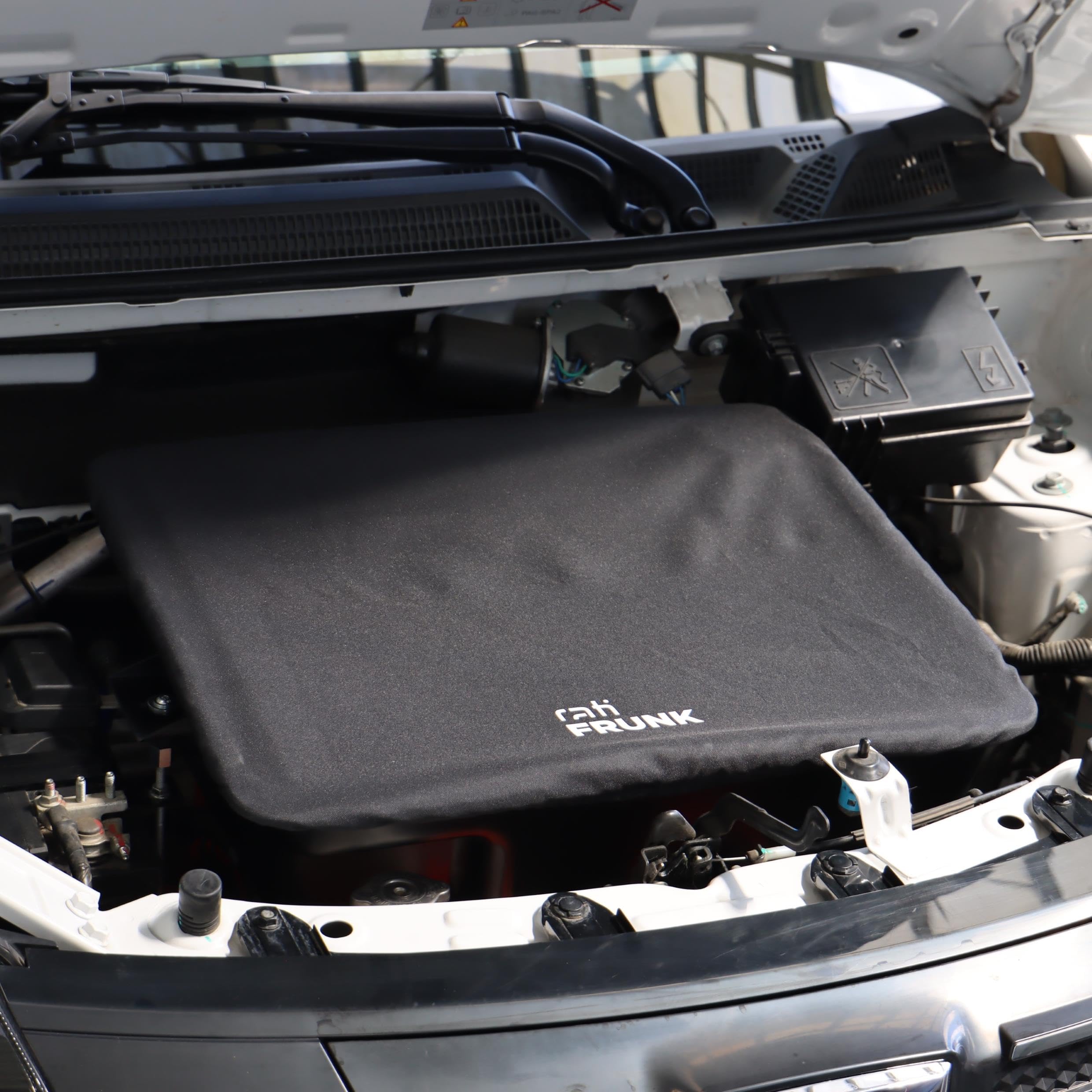 rati Frunk Adatto per Dacia Spring 2021-2024 / Spring 2024-2025 |Spazio di archiviazione Anteriore esteso. Perfetto per Cavi di Ricarica, Accessori e Utensili. Facilità di Montaggio, Massima qualità