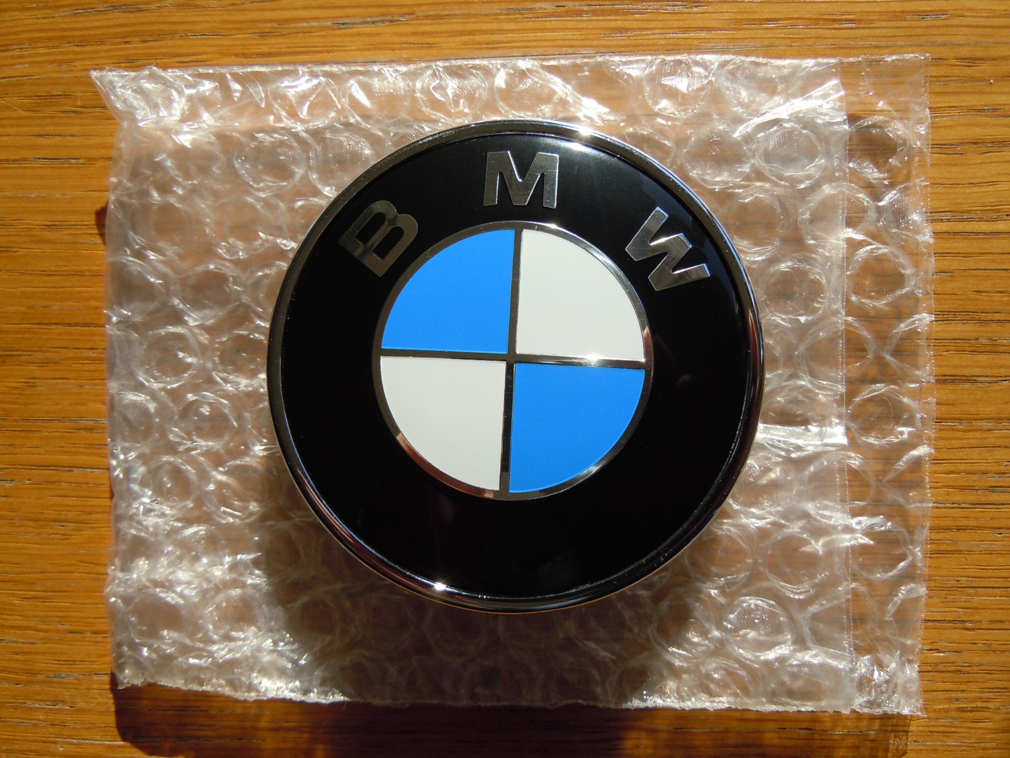 BMW ボンネットバッチ 5114-8132-375／X6 E71 E72 Z4 E85