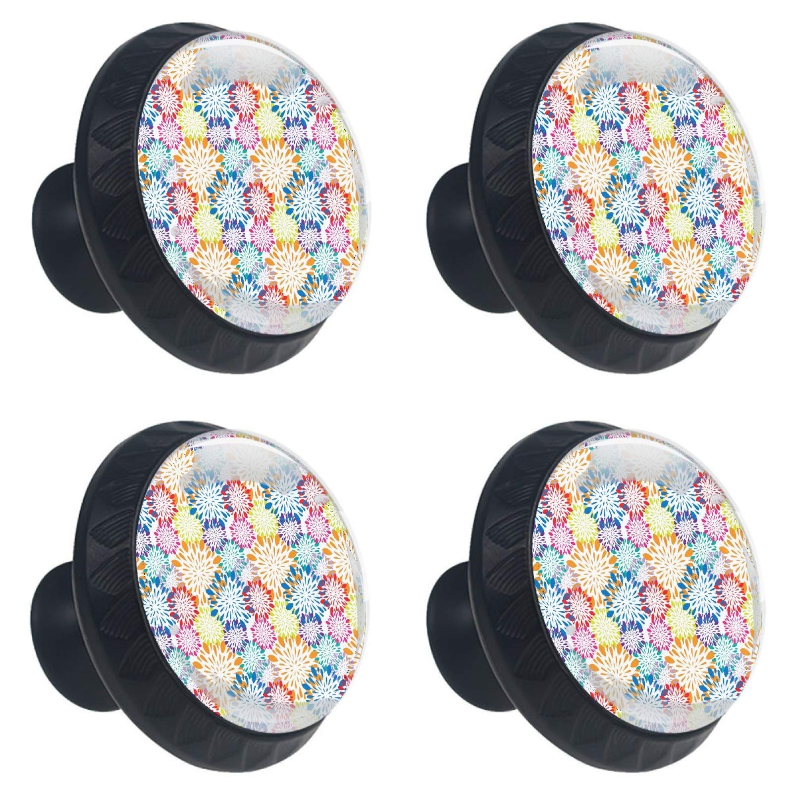 Boutons de meuble ronds en verre au motif floral pour relooker une commode