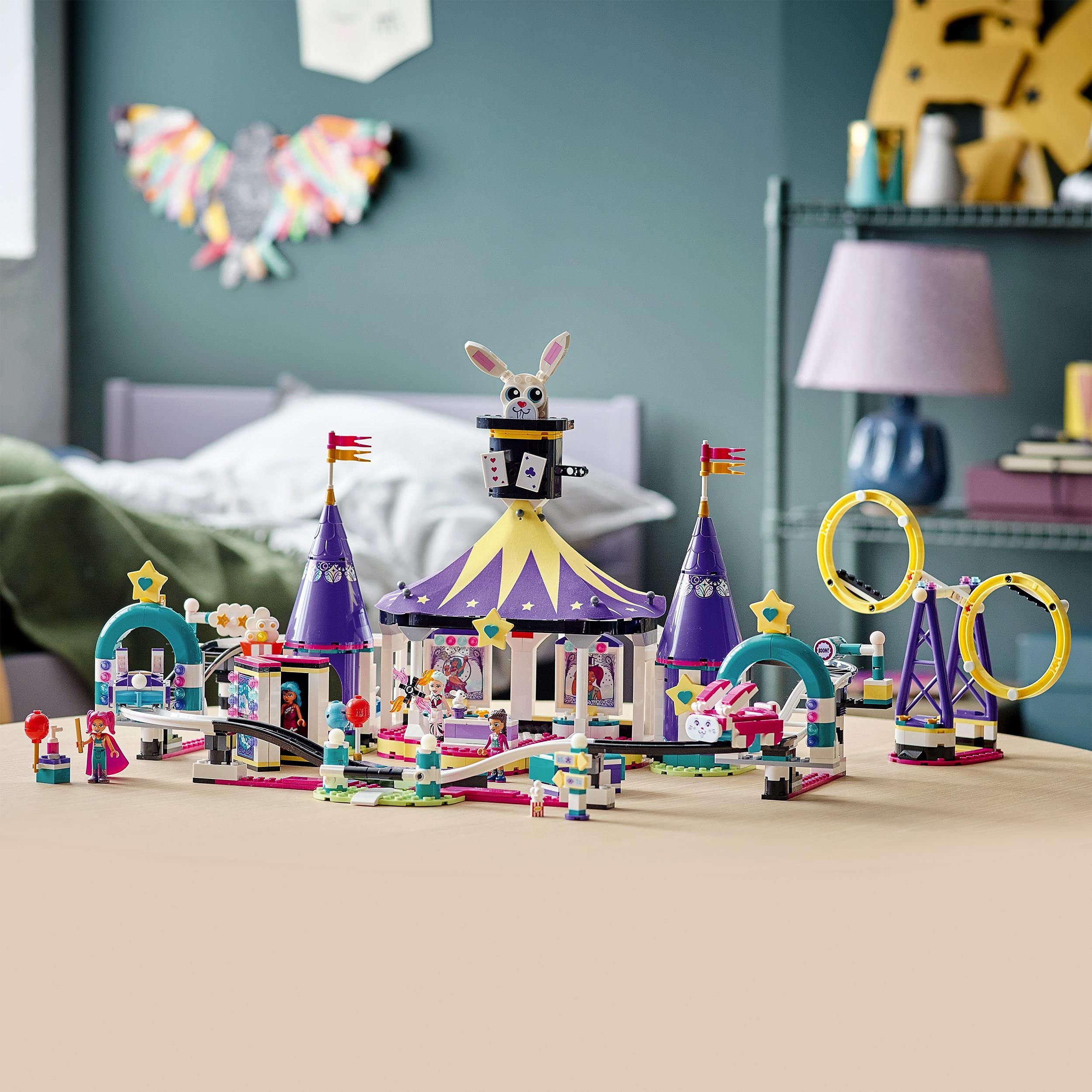 LEGO 41685 Friends Magische Jahrmarktachterbahn, Freizeit und Vergnügunspark mit Zaubertricks für Kinder, Spielzeug, Geschenk für Weihnachten ab 8 Jahren