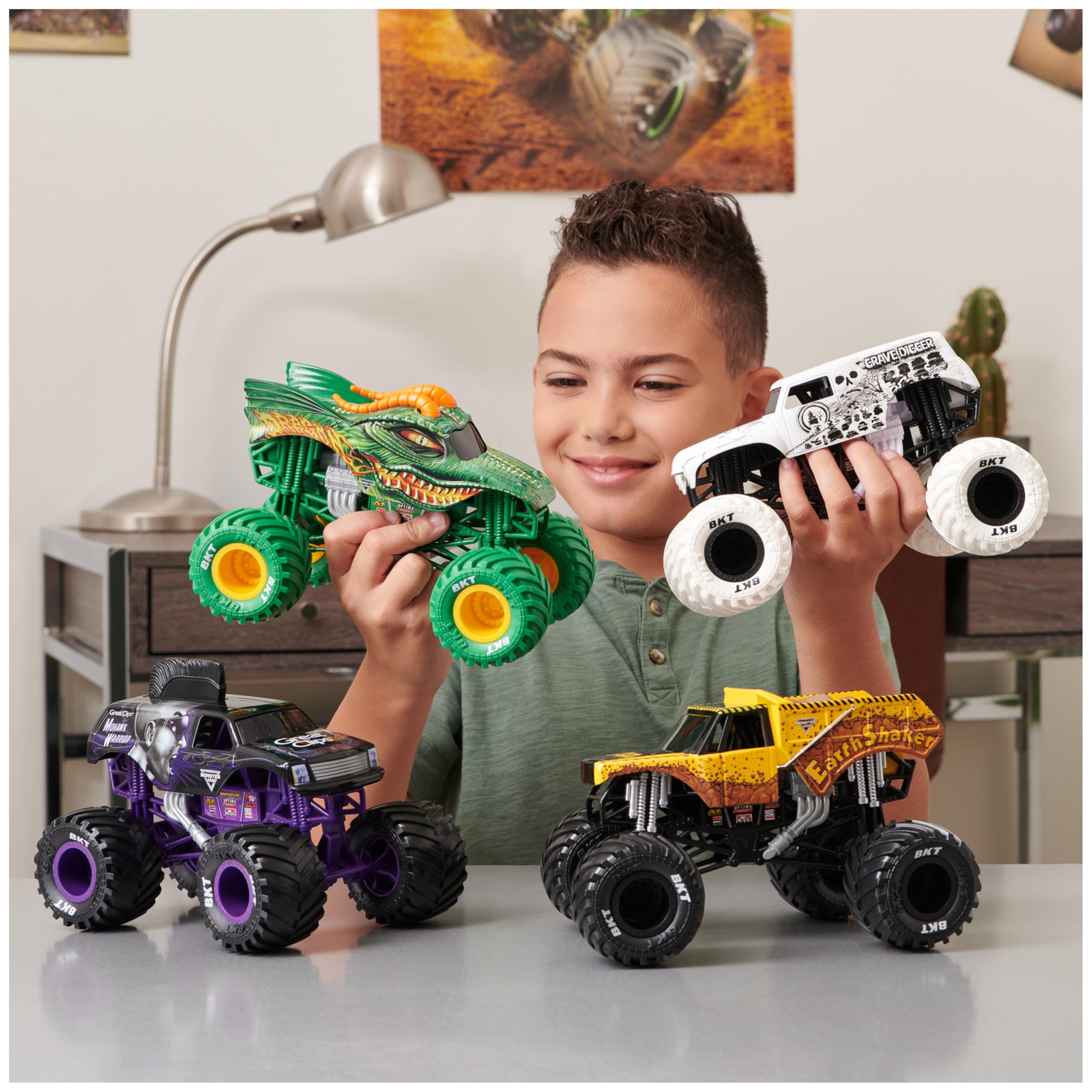 Monster Jam, Camion mostro ufficiale per tomba, veicolo da collezione pressofuso, scala 1:24, giocattoli per bambini per ragazzi e ragazze dai 3 anni in su