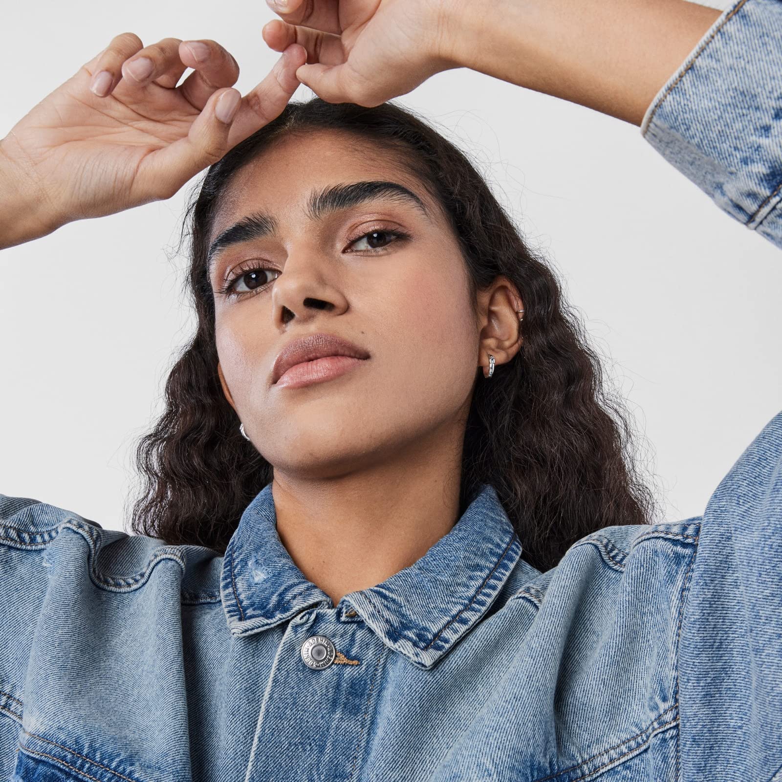 TOUS Pendientes de Aro de Plata de Primera Ley para Mujer y Cierre Criolla de 3mm de Grosor y 1 cm de Diametro, Motivo de Oso, Versátiles y Atemporales, Colección Basics