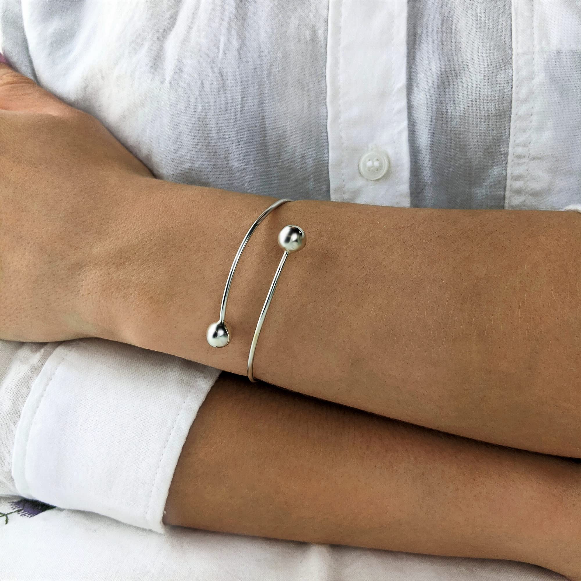 Silverly Bracciale Rigido Avvolgente a Doppia Sfera per Donna in Argento 925 | Bracciale Rigido Minimalista Regolabile Sovrapposto | Design Elegante e Minimalista con Tubo Sottile in Stile Coppia