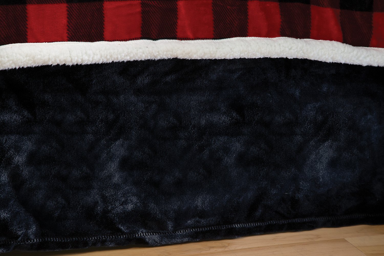 Carstens, Inc Lumberjack Plaid Plush Black Bed Skirt, Queen