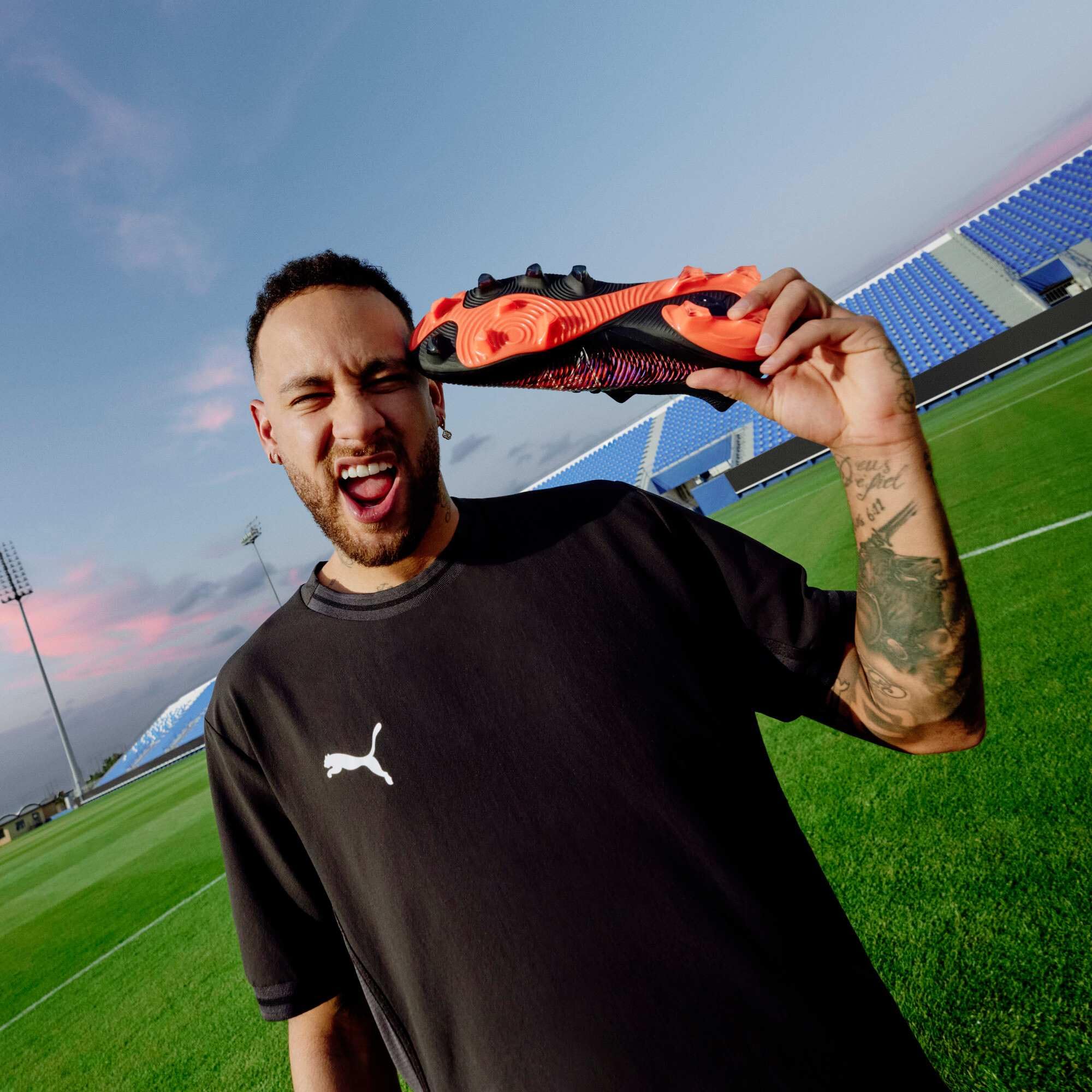 Puma - Future 8 Match FG/AG, Zapatillas de fútbol Unisexo, Puma Black-Puma White-Glowing Red,
