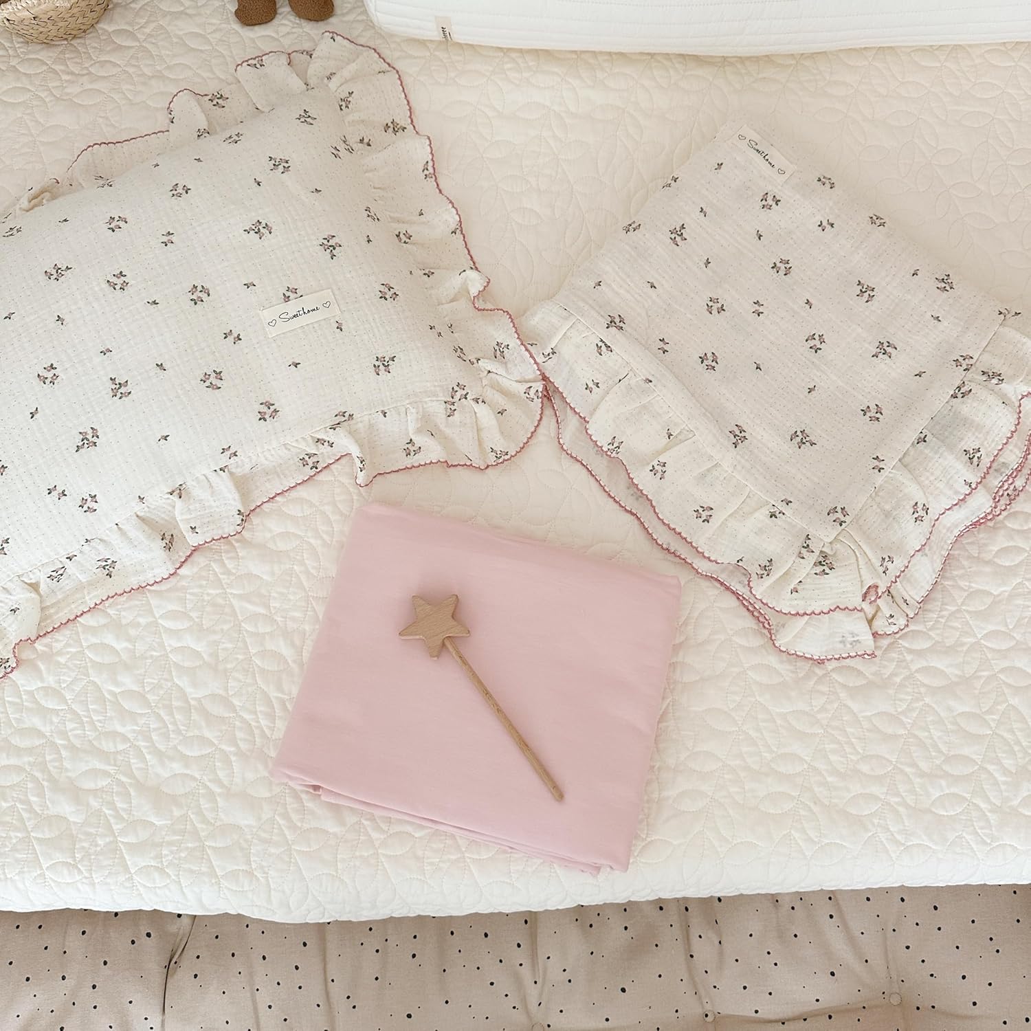 AOJIM Cotton Muslin Pillowcase with Floral Print Patterns for Room Decor Super Soft Skin-Friendly Bedding Pillow Cover for Kids Adults Durable Pillow Case 1 Piece, Machine Washable, 36 * 20''