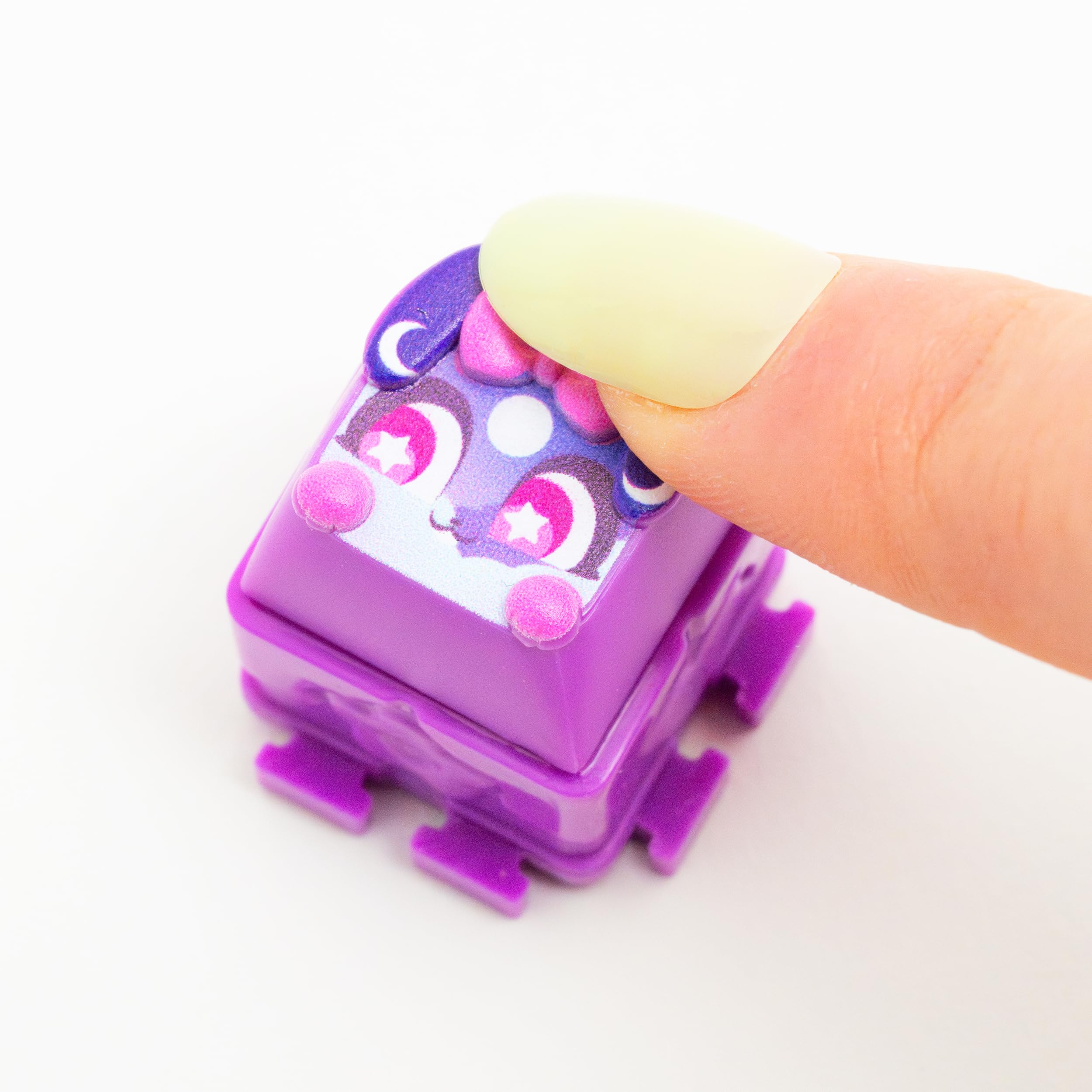 Clickeez: Clickee Cube | Zawiera 7 przedmiotów kolekcjonerskich z klawiaturą do kliknięcia! | 70 znaków do znalezienia, urocze motywy i rzadkie niespodzianki | Prezenty dla dziewcząt i przedmioty