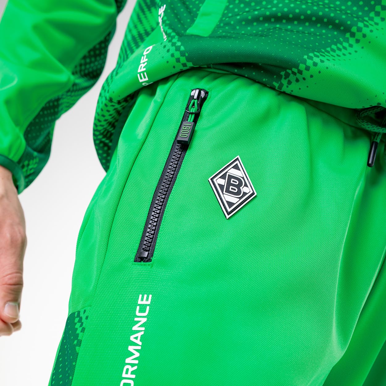 Borussia Mönchengladbach Trainingshose „Performance“ Grün | Offizieller Fanartikel Fohlenshop | Gladbach Trainingshose mit Kordelzug