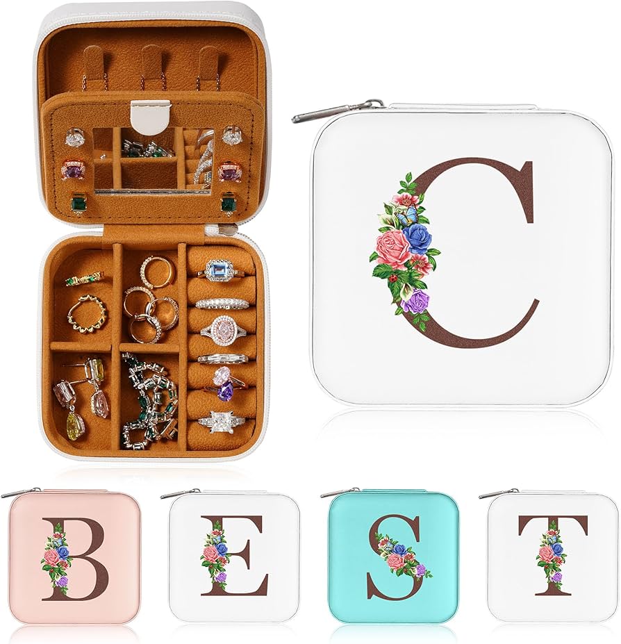 Chic Travel Essentials for the Modern Woman: Elevate Your Style on the Go