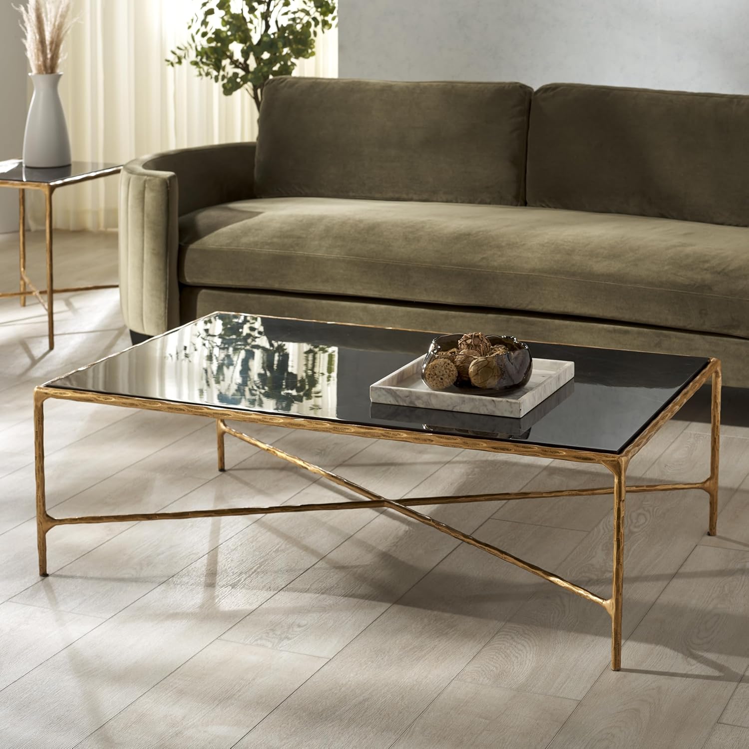 SAFAVIEH Jessa Table