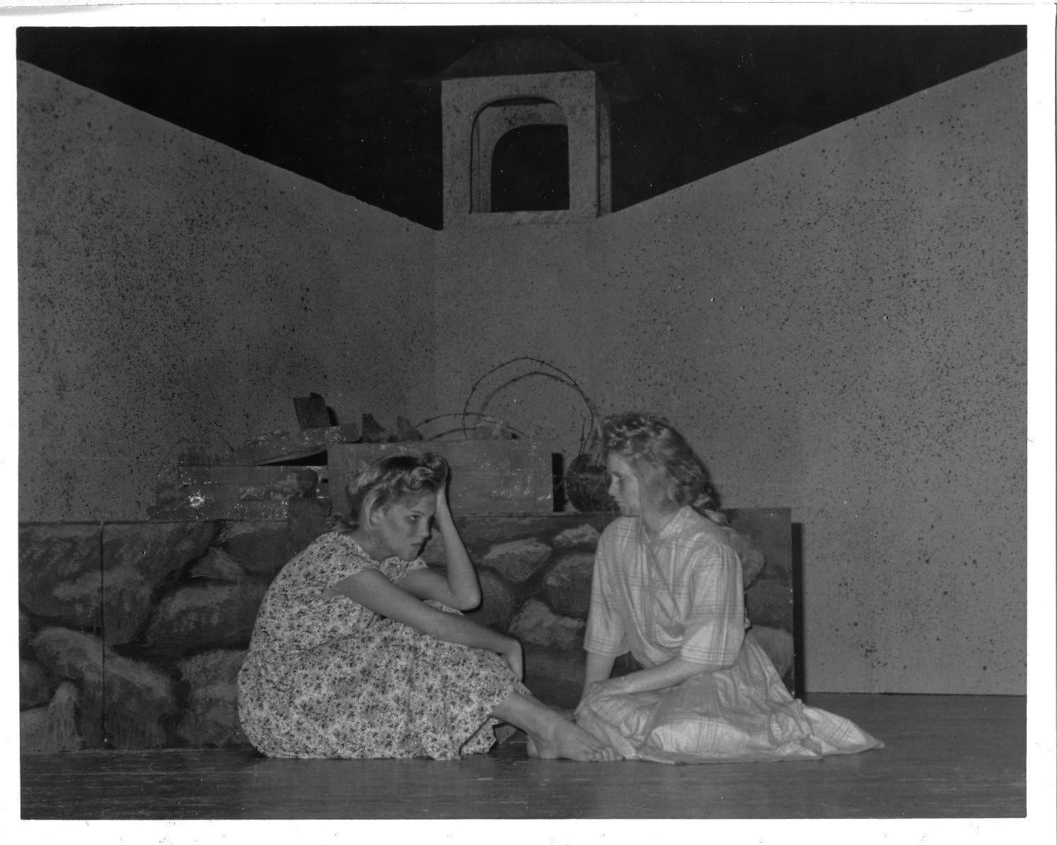 Karen Berry Original 8x10 Photo H5653 at Amazon's Entertainment