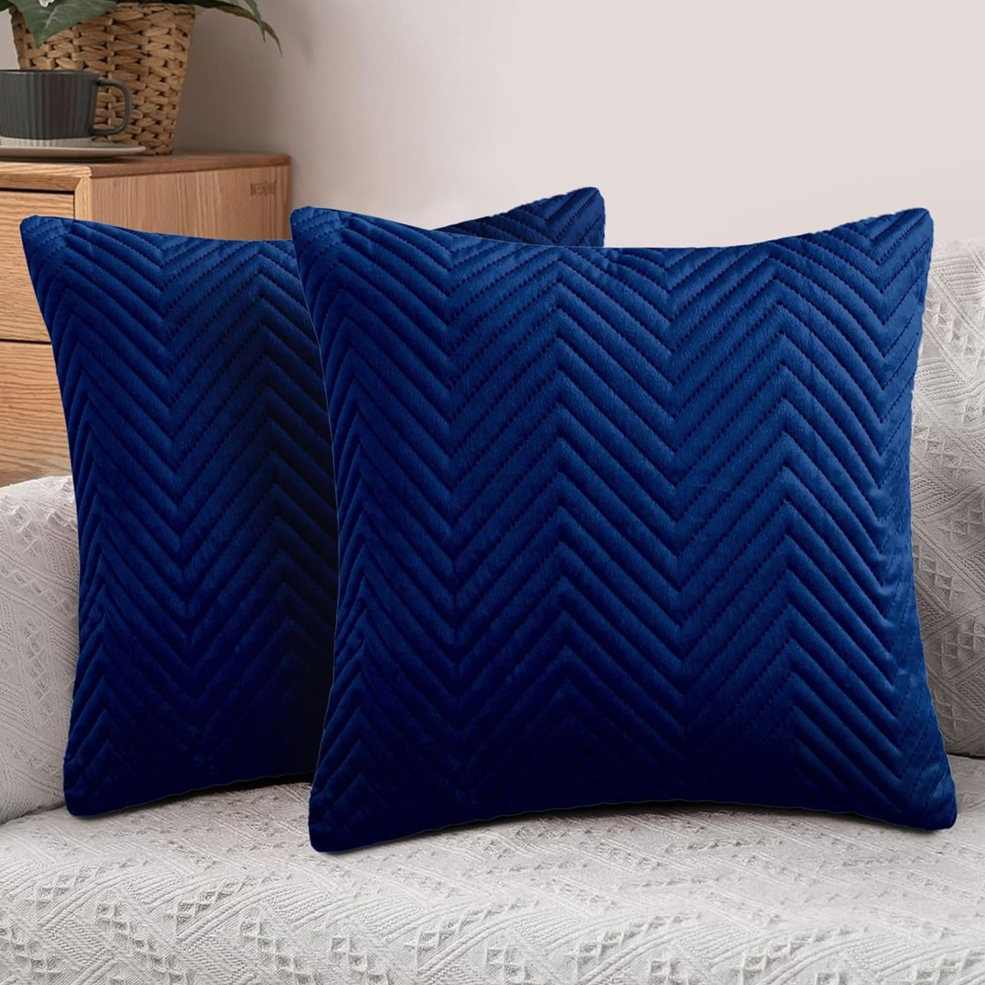 Hafaa Cushions with Covers Included 45 x 45 Cm Set of 4 (2 Navy Cushion Covers, 2 Cushion Inserts) - Ultrasonic Velvet Square Throw Pillow Case Decorative Sofa Cushion with Invisible Zipper