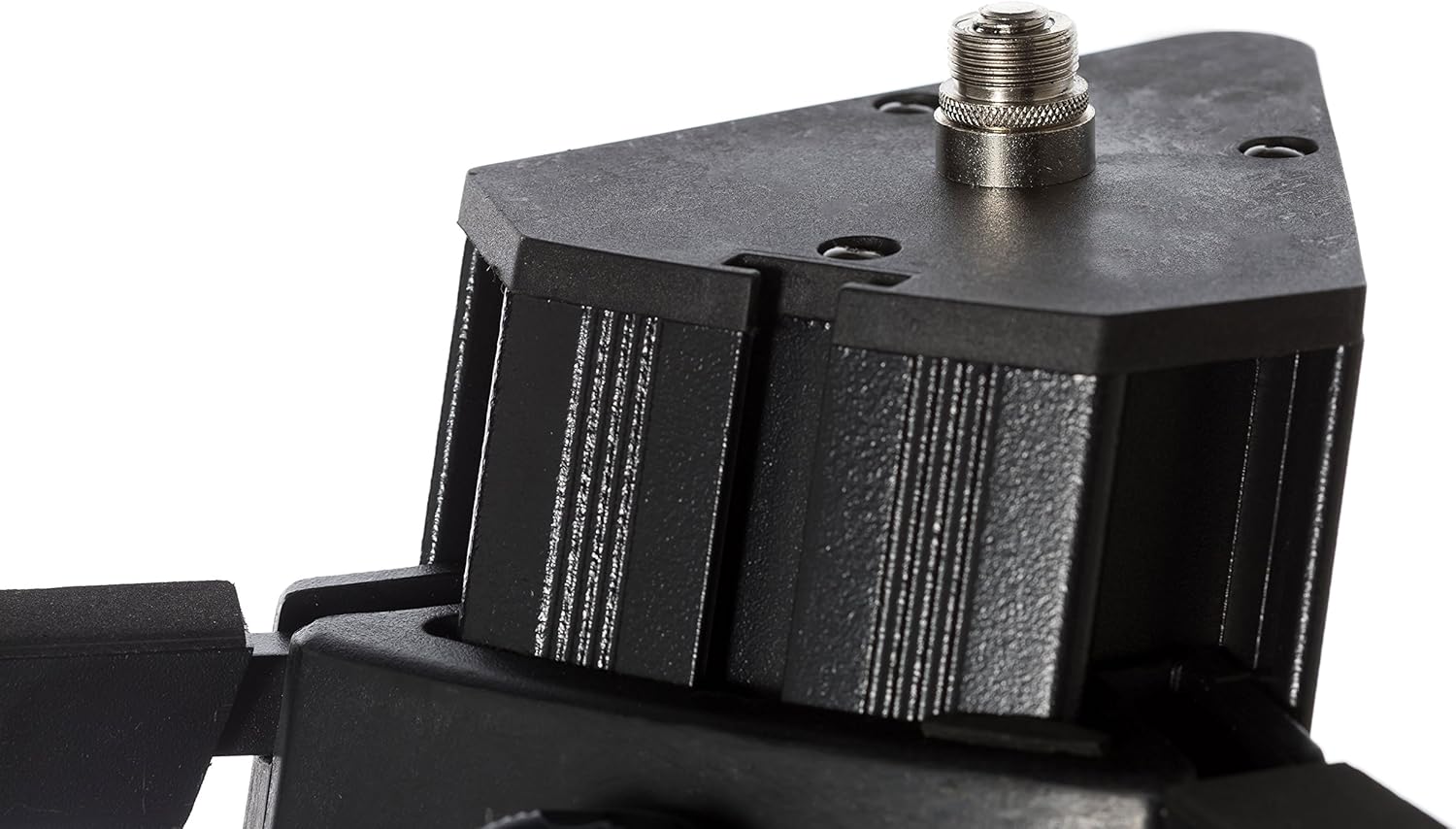 Close-up of Bespeco KST2 top support arm connection