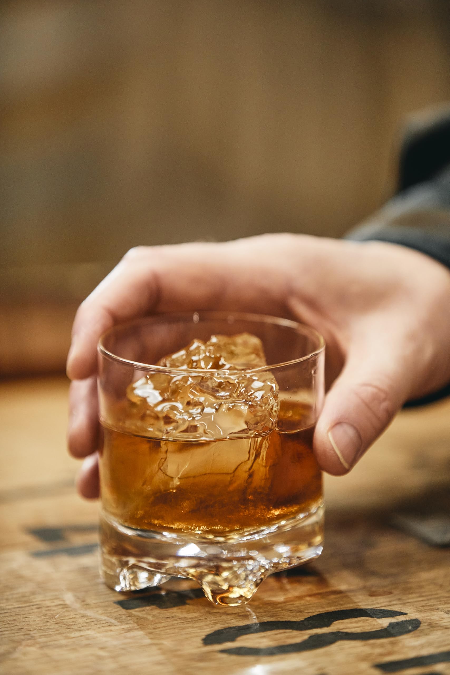 Beverbach Cold Brew - Whiskey X Coffee Liqueur I Rea Garvey Edition I in Geschenkhülle I Kaffeelikör I 100% Fairtrade Arabica Coffee I 30% vol. I 0,7 l (Packung mit 2)