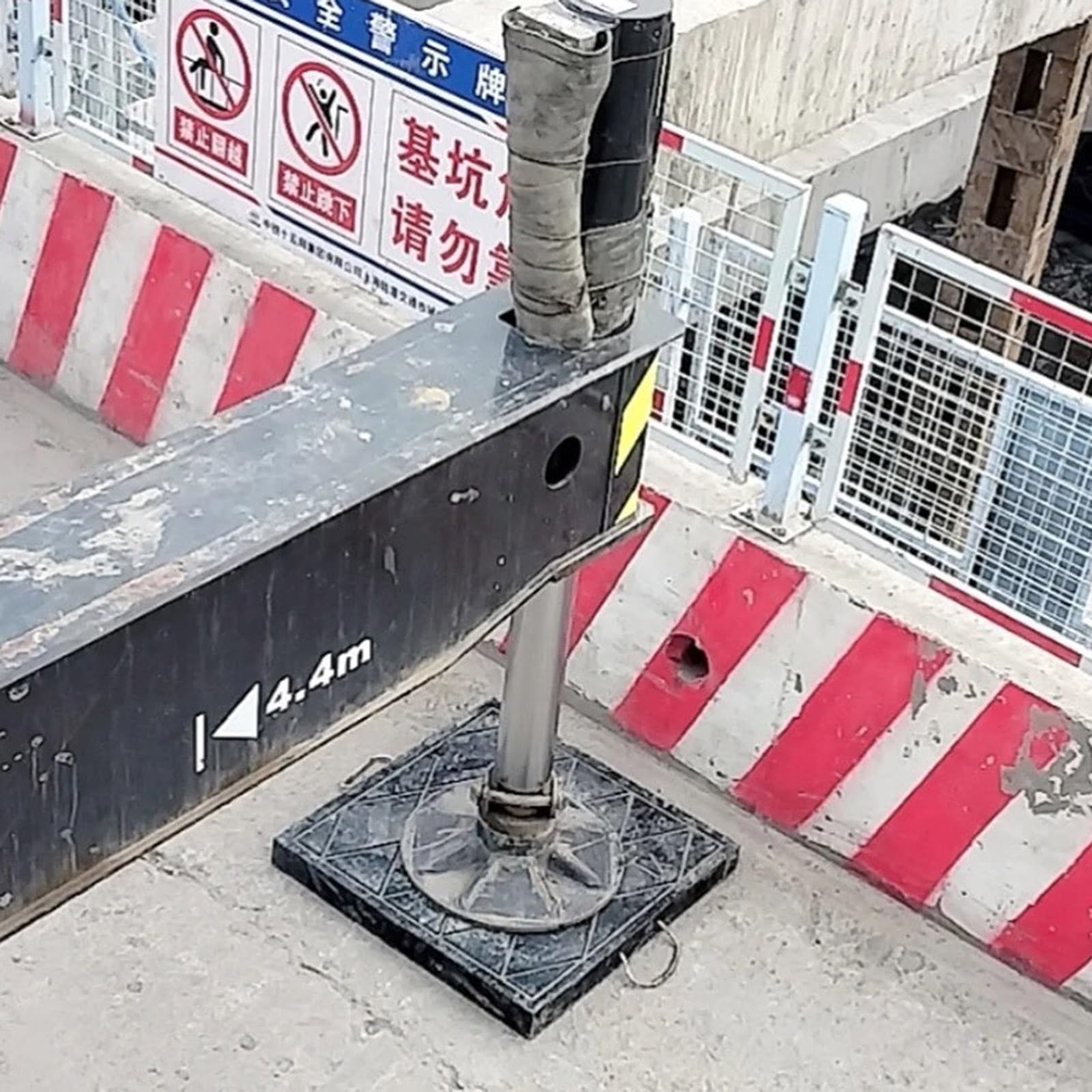 Generisch Hochleistungsfähige, unzerbrechliche Abstützplatten für Kran- und Servicefahrzeuge, stapelbare Stützplatten mit Seilgriff, Wohnmobil-Stabilisierungsblöcke (60 x 60 x 6 cm)