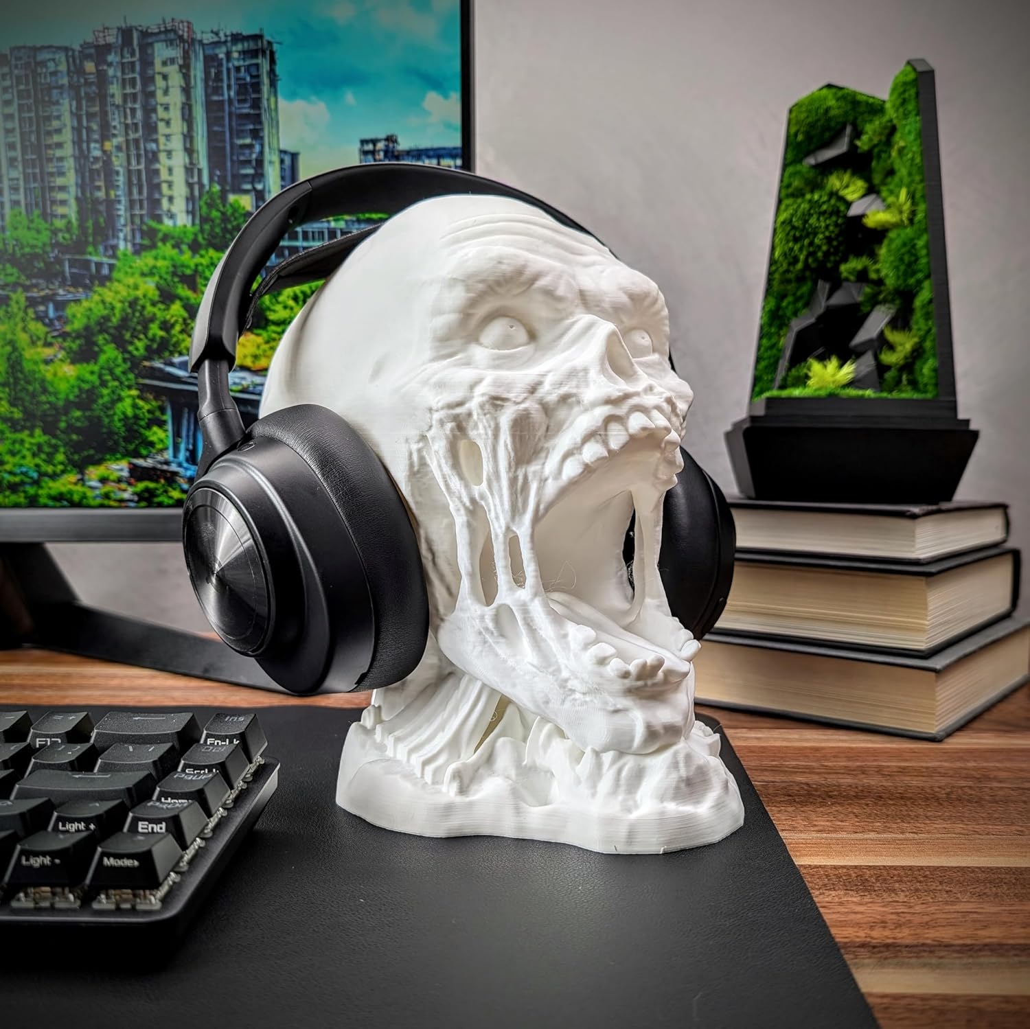 Zombie Head Headphone Stand Holder - Creepy and Cool Desktop Accessory for Gamers - Horror-Themed Headset Display - Halloween Decor - Gaming Setup Desk Accessories (Matte Black)