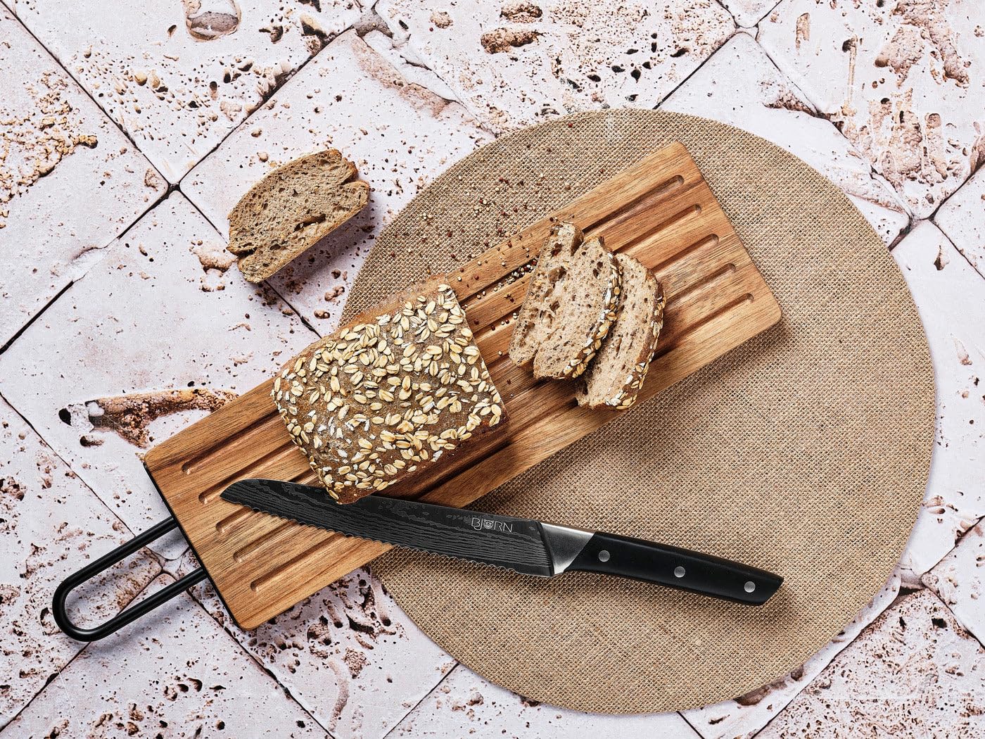Tagliere per pane in legno di acacia STINE – 39 x 13 cm