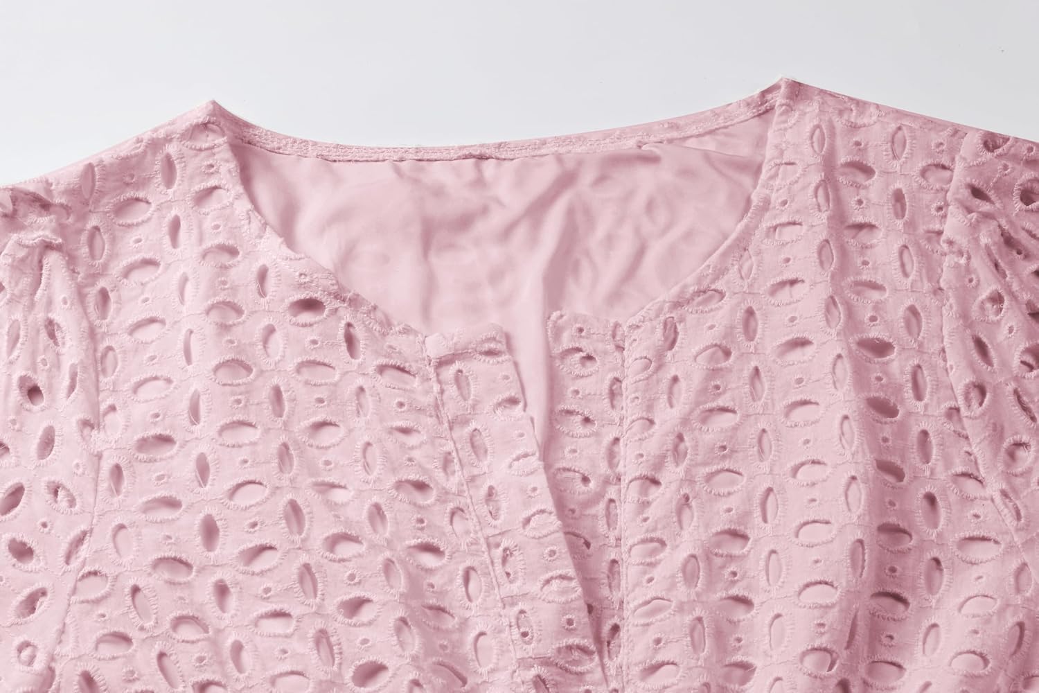 utcoco Lace Eyelet Mini Dress for Women 2025 Casual V Neck Short Sleeve Smocked Waist Tiered Boho Sun Dresses - Image 4