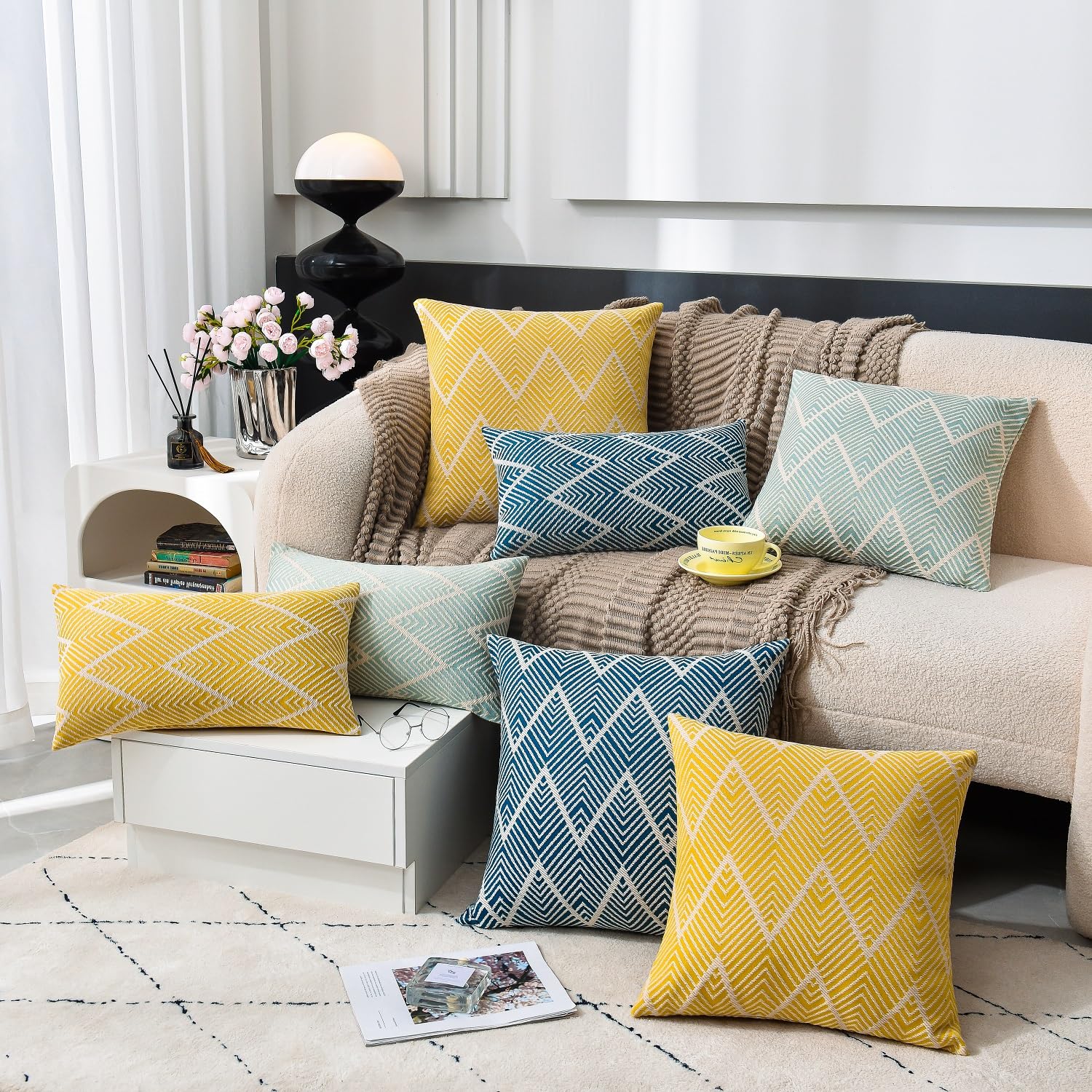 Amazon.co.jp: クッションカバーとクッション (30×50cm、イエロー