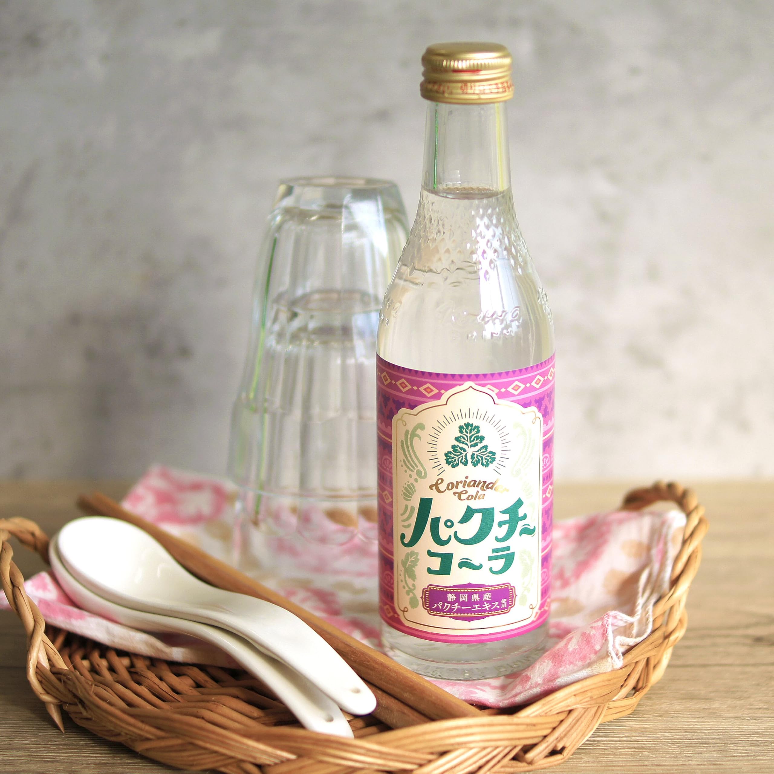 Amazon.co.jp: パクチーコーラ 240ml ビン / 20本入 爽やかなコーラ