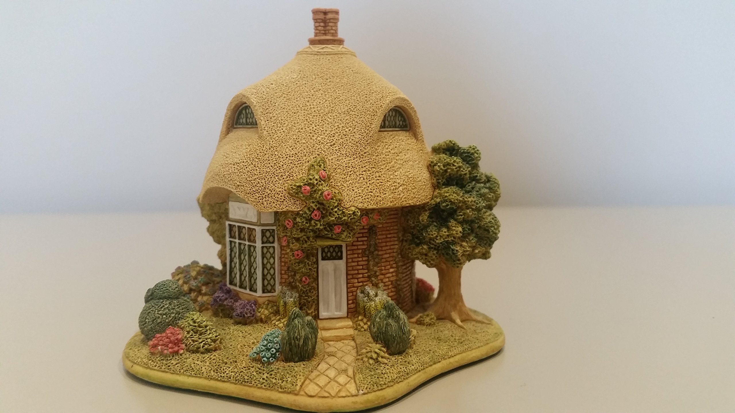Lilliput Lane Red,Pink Sugar Mouse, Made In England