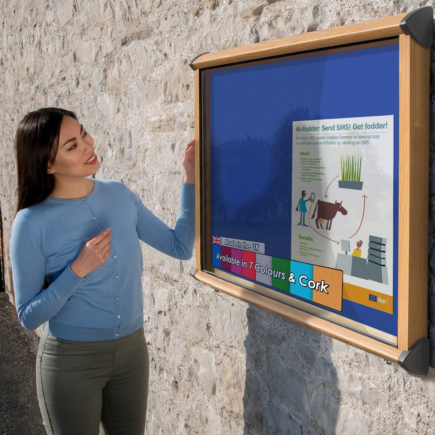 Wonderwall Outdoor Weatherproof Lockable (Blue) Notice Board with Wood Effect Aluminium Frame - (H) 750 x (W) 967mm, 8 x A4 with 2 Matching Locks