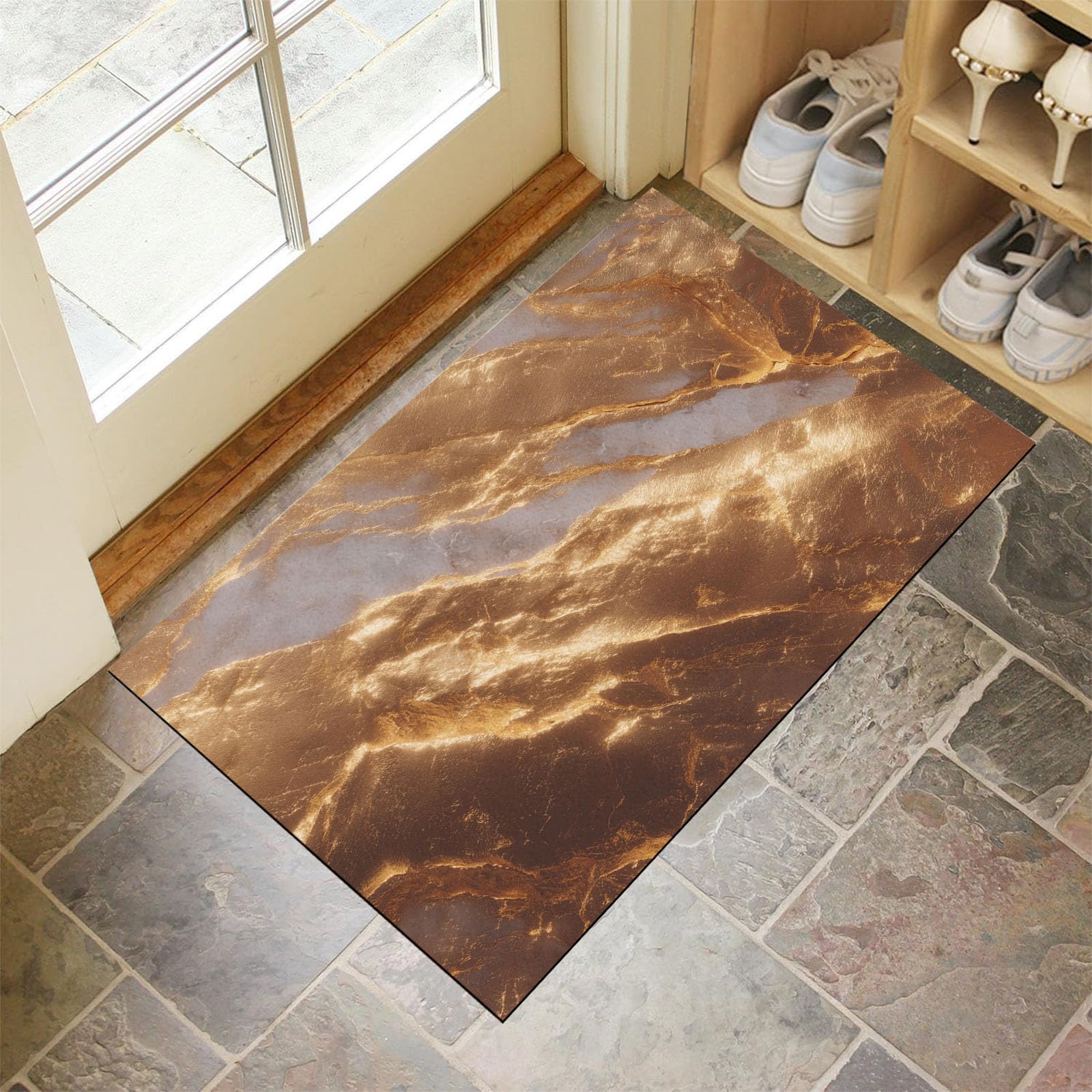 Tapis décoratif moderne or pour une entrée chaleureuse et salon cocooning