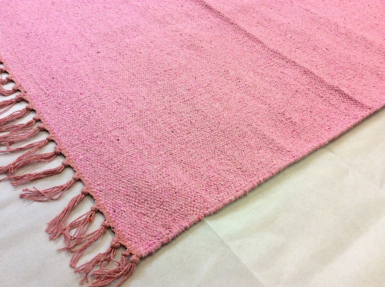 Eco friendly Plain Baby Pink Handmade Natural Cotton Fair Trade Reversible Machine Washable Fringed Dhurrie Rugs (XS 60x90cm - (2'x3'))