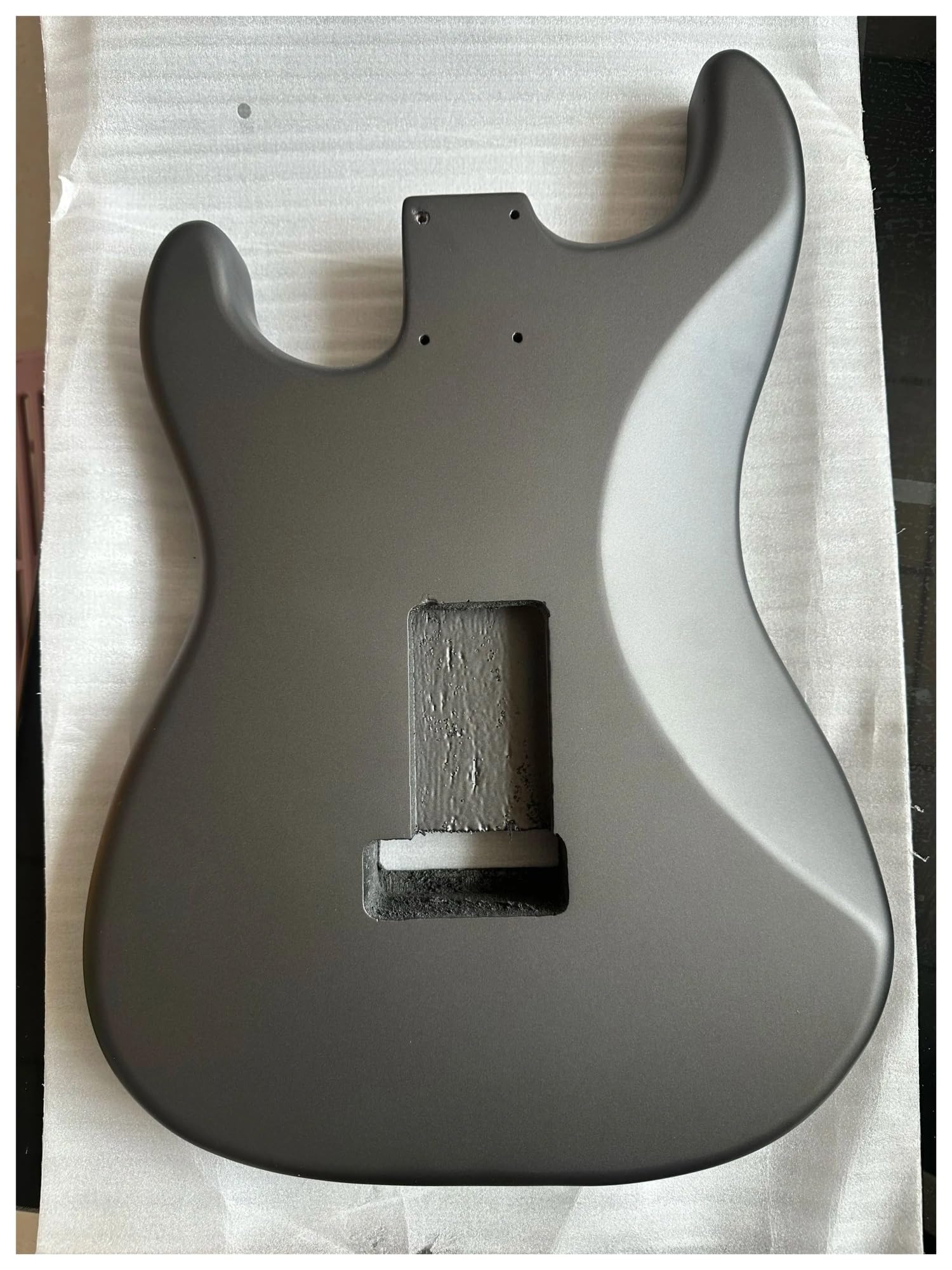 Cuerpo de guitarra eléctrica en blanco, laca Nitro gris oscuro con acabado mate, madera de Paulownia, SSS, pieza de repuesto DIY, estilo ST