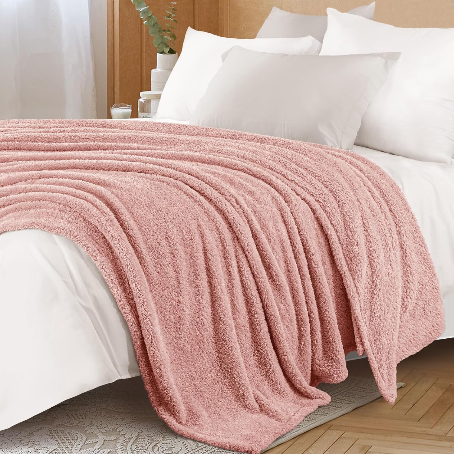 Exclusivo Mezcla Fleece King Size Bed Blanket, Ultra Soft, Lightweight and Fuzzy Dusty Pink Blanket for Women, Home Decor, 90x104 Inches - Image 3
