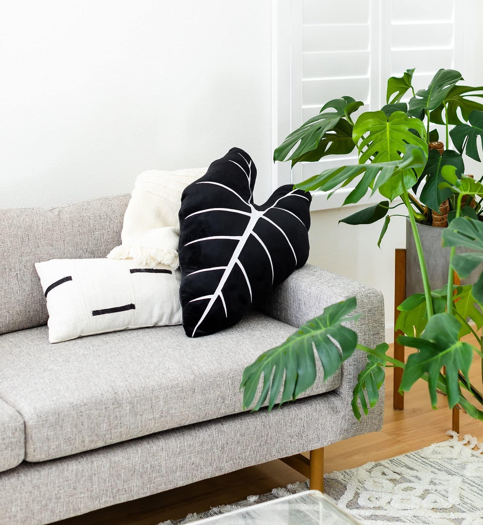 Green Philosophy Co. Plush Succulent Leaf Pillow 3D Accent Anthurium Warocqueanum Plant Throw Pillows for Couch Sofa Living Room Home Decor for Plant & Garden Lovers, Green Thumb Family & Friends: Alocasia Frydek Obsidian