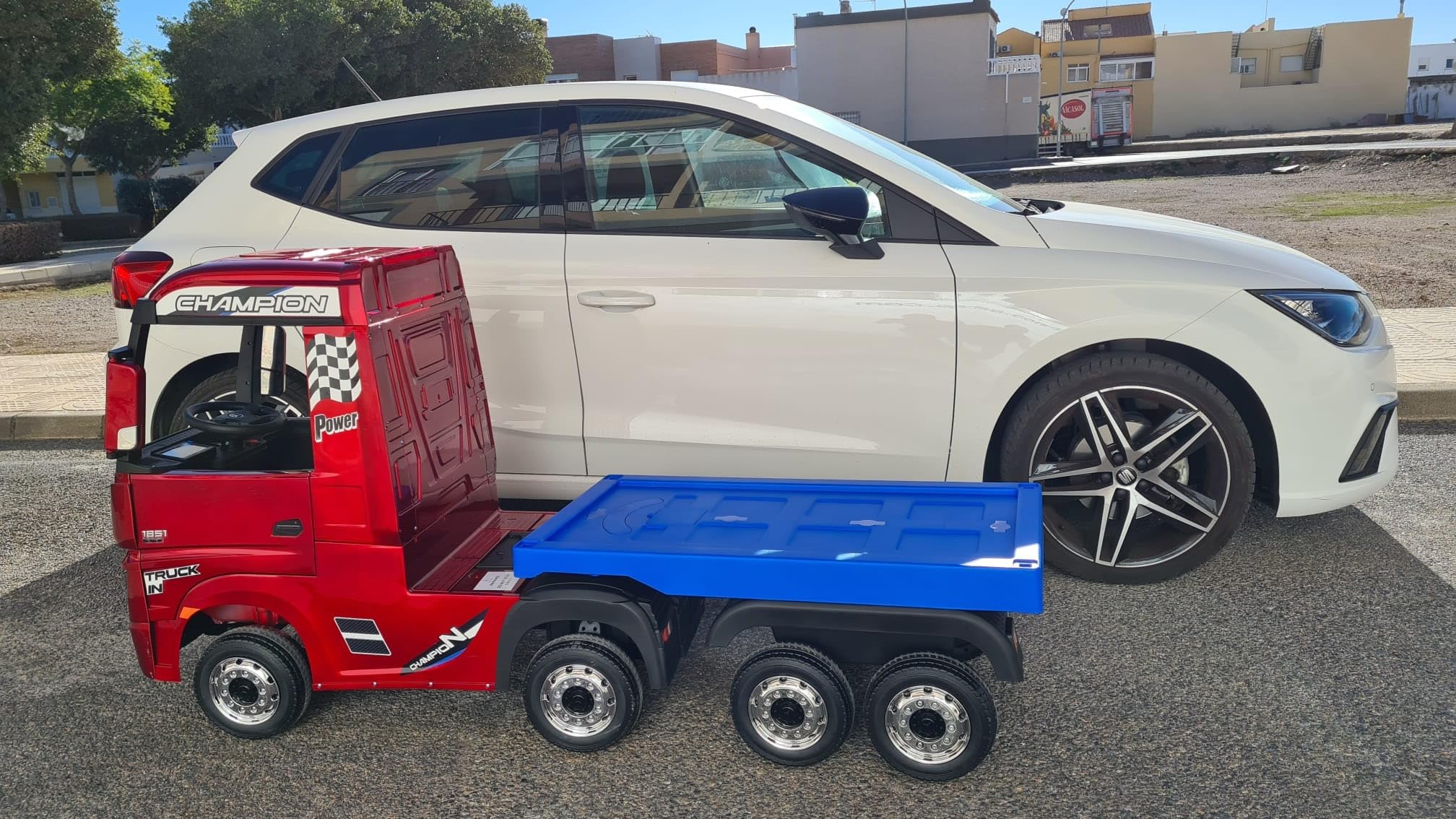 Rimorchio blu per camion elettrico Scania o Mercedes ACTRI 4X4 da 12 V per bambini (Viene spedito solo il rimorchio)