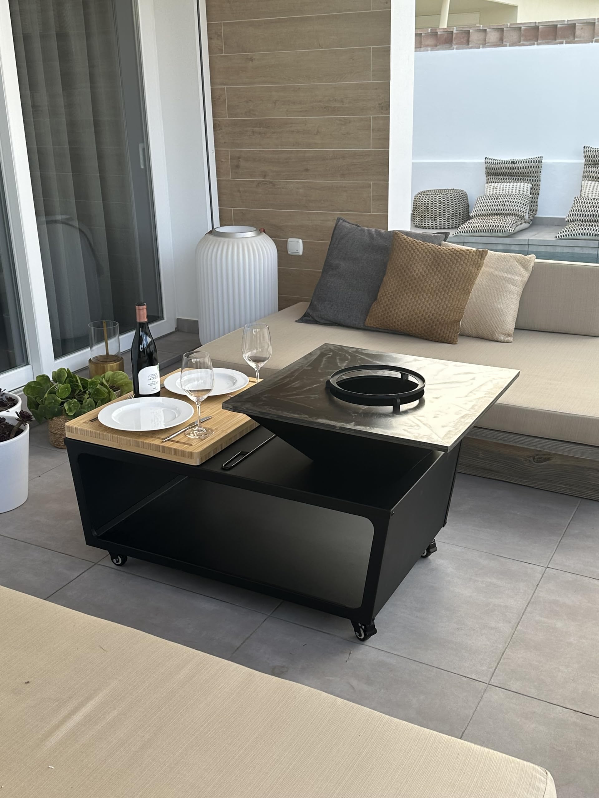 Barbecue Plancha Compania 114 x 60 x 62 cm, modello seduto, anello di fuoco, braciere con piastra di fuoco completa