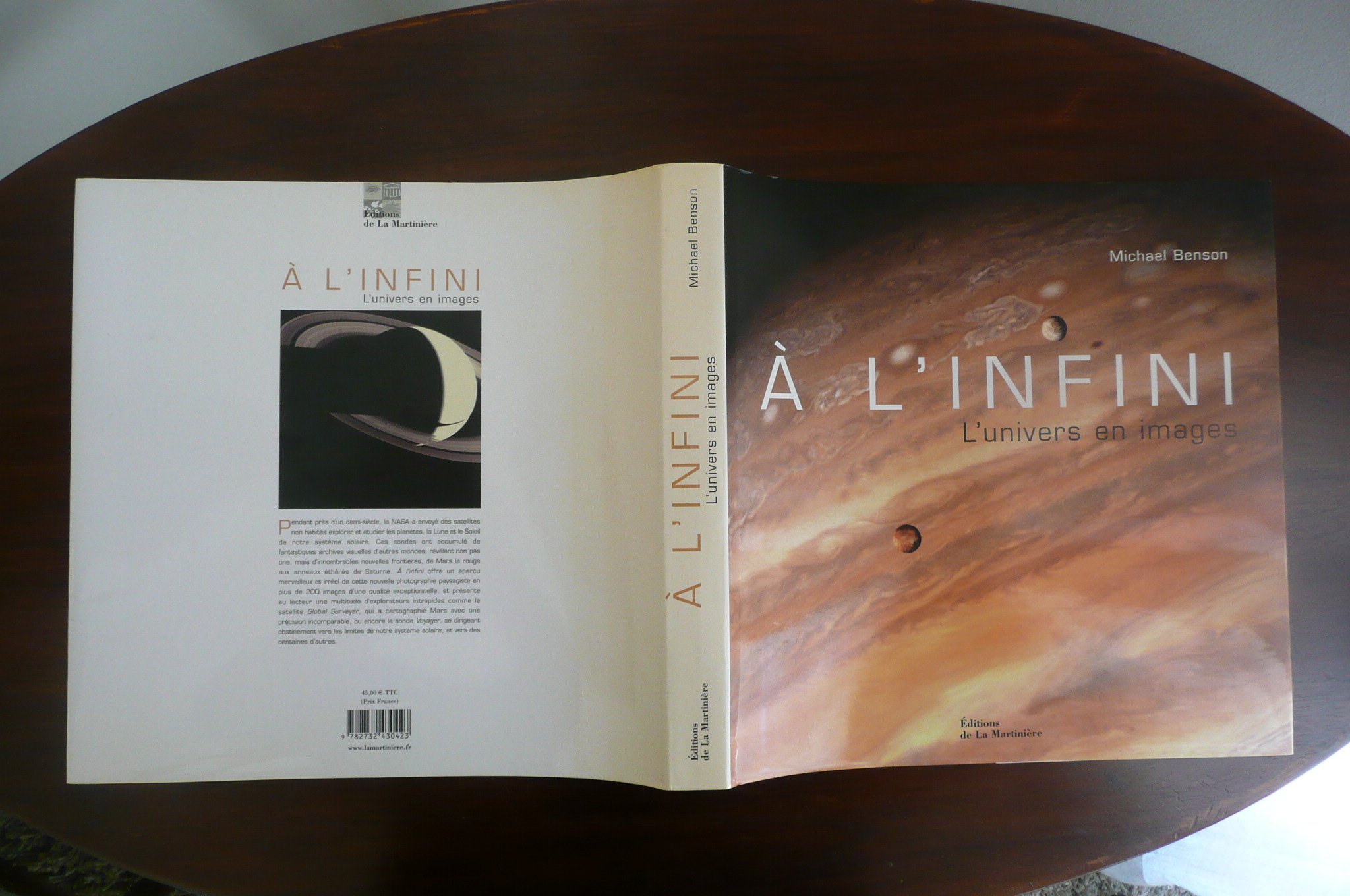 A l'infini: l'univers en images Benson, Michael and Clarke, Arthur C.