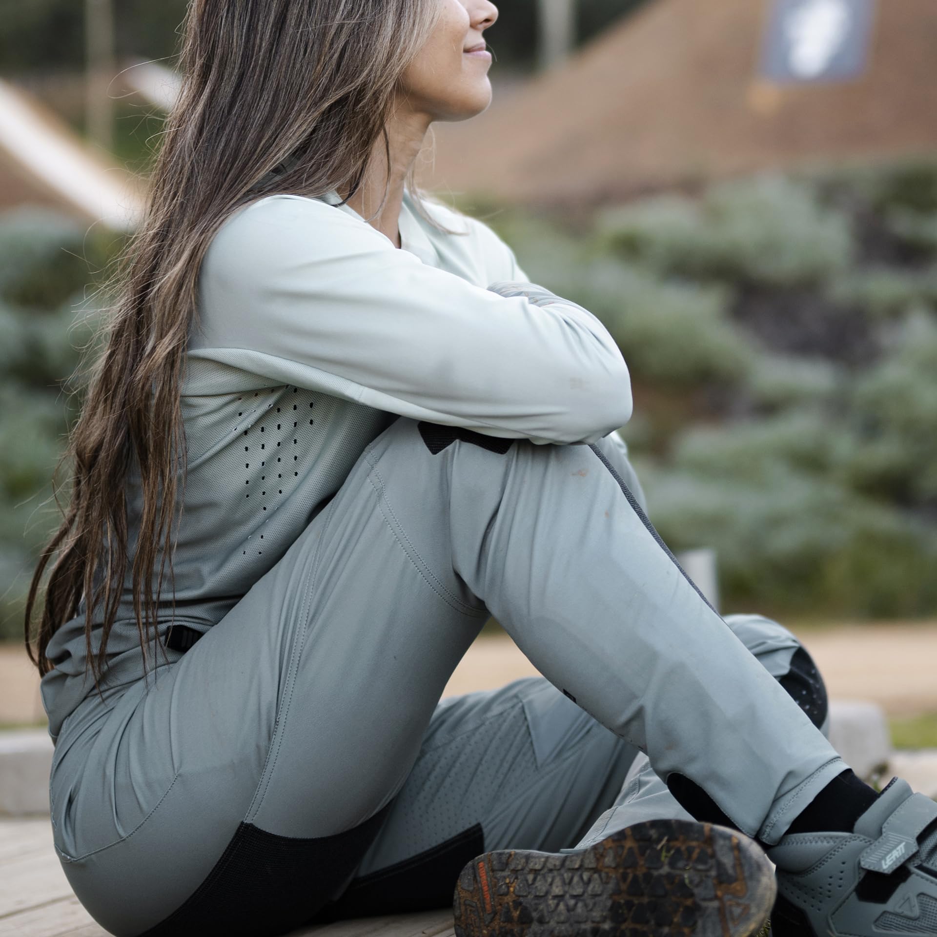 Leatt Pantalones de Mujer MTB Gravity 3.0 - Resistentes para Enduro y Trail | Verde | S/EU36/UK8/US4