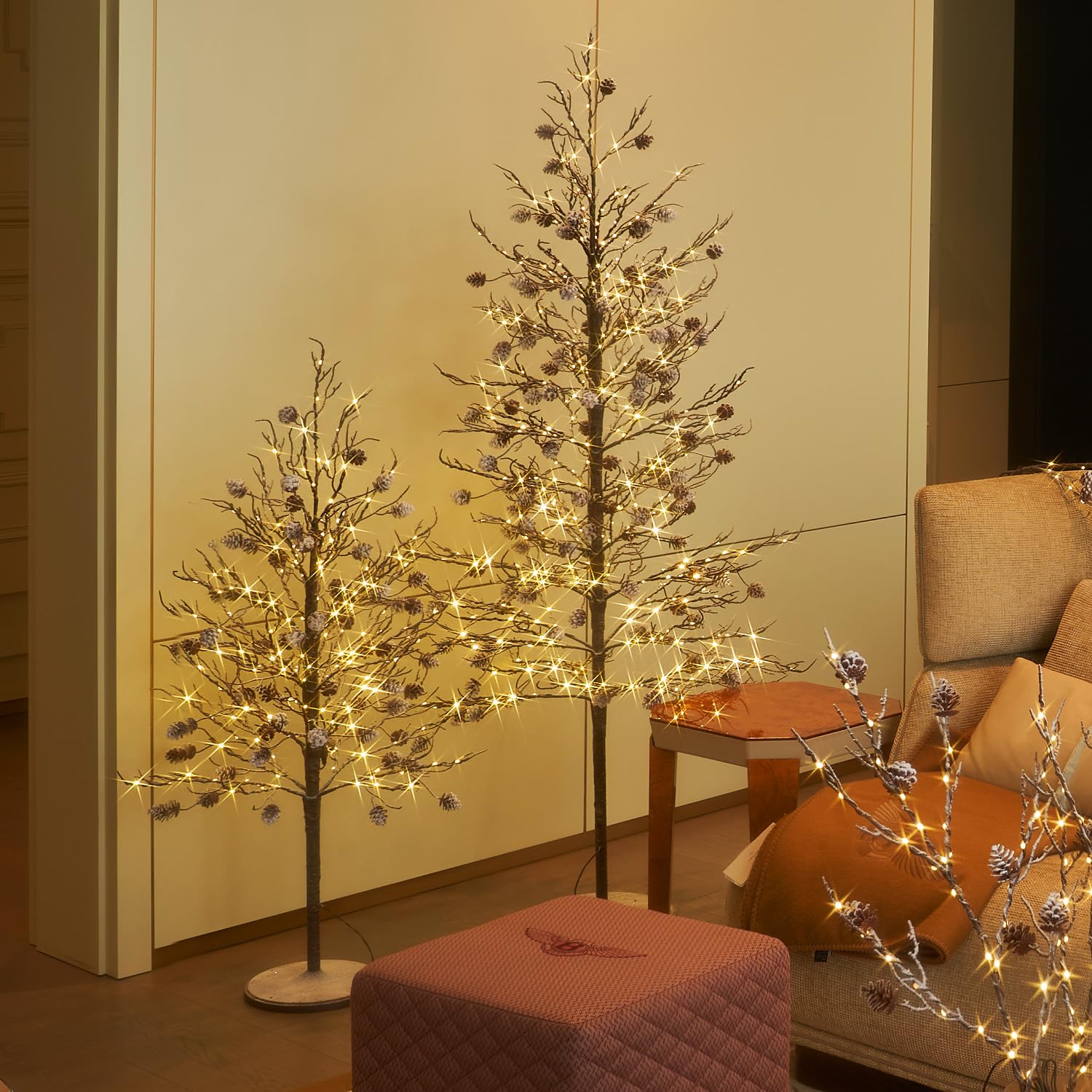Fudios Beleuchteter Baum mit Tannenzapfen, Schnee staubt, 1,2 m, 200 LEDs, für Winterdekoration, künstliche Baumlichter, Stecker mit Timer