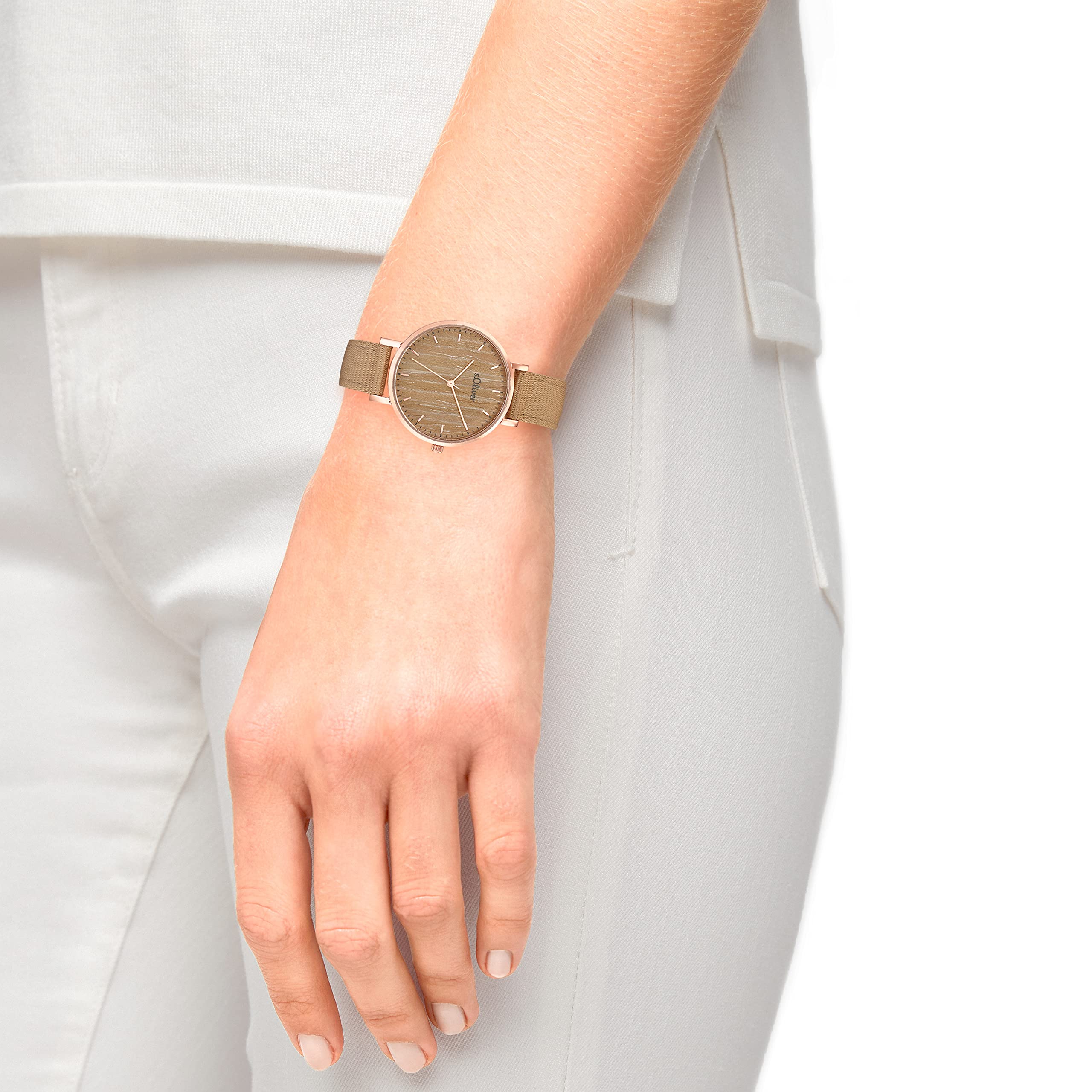 s.Oliver Armbanduhr Damen Quarzuhr Analog, mit Leder/Nylon Armband, Kommt in Uhren Geschenk Box