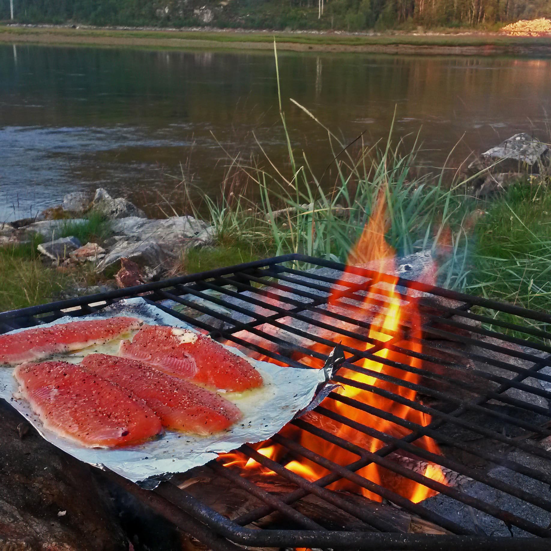 Fischzeux Survival Angelset - Outdoor Mini Reiseruten Set komplett, extra kompakt