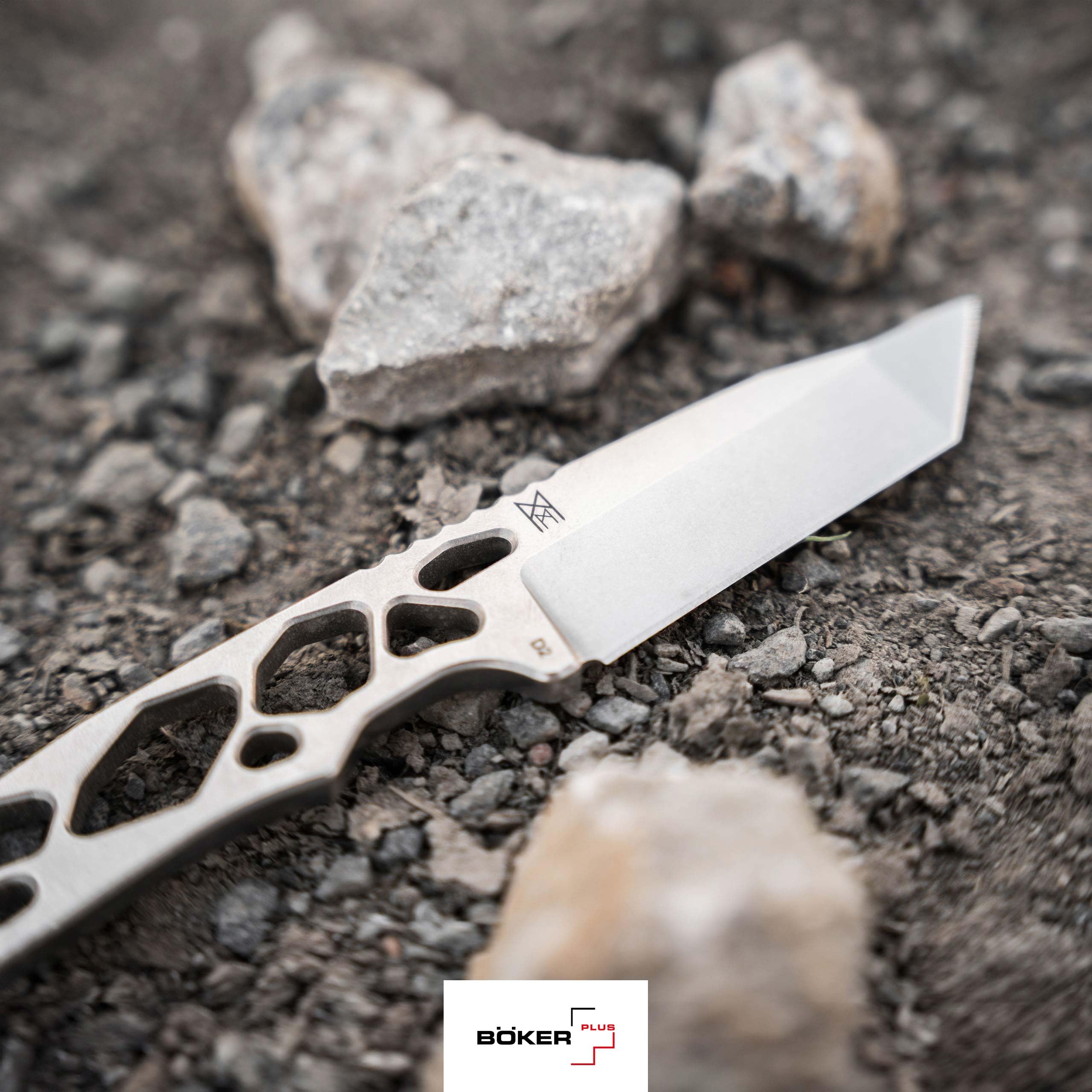 BÖKER PLUS Superlight Tanto – Skelett Messer feststehend 42a konform - Neck Knife mit Kydex-Scheide & Gürtel-Clip – Tactical Knife mit 7,3 cm D2 Tanto-Klinge – Fixed Ganzstahl Outdoor Messer