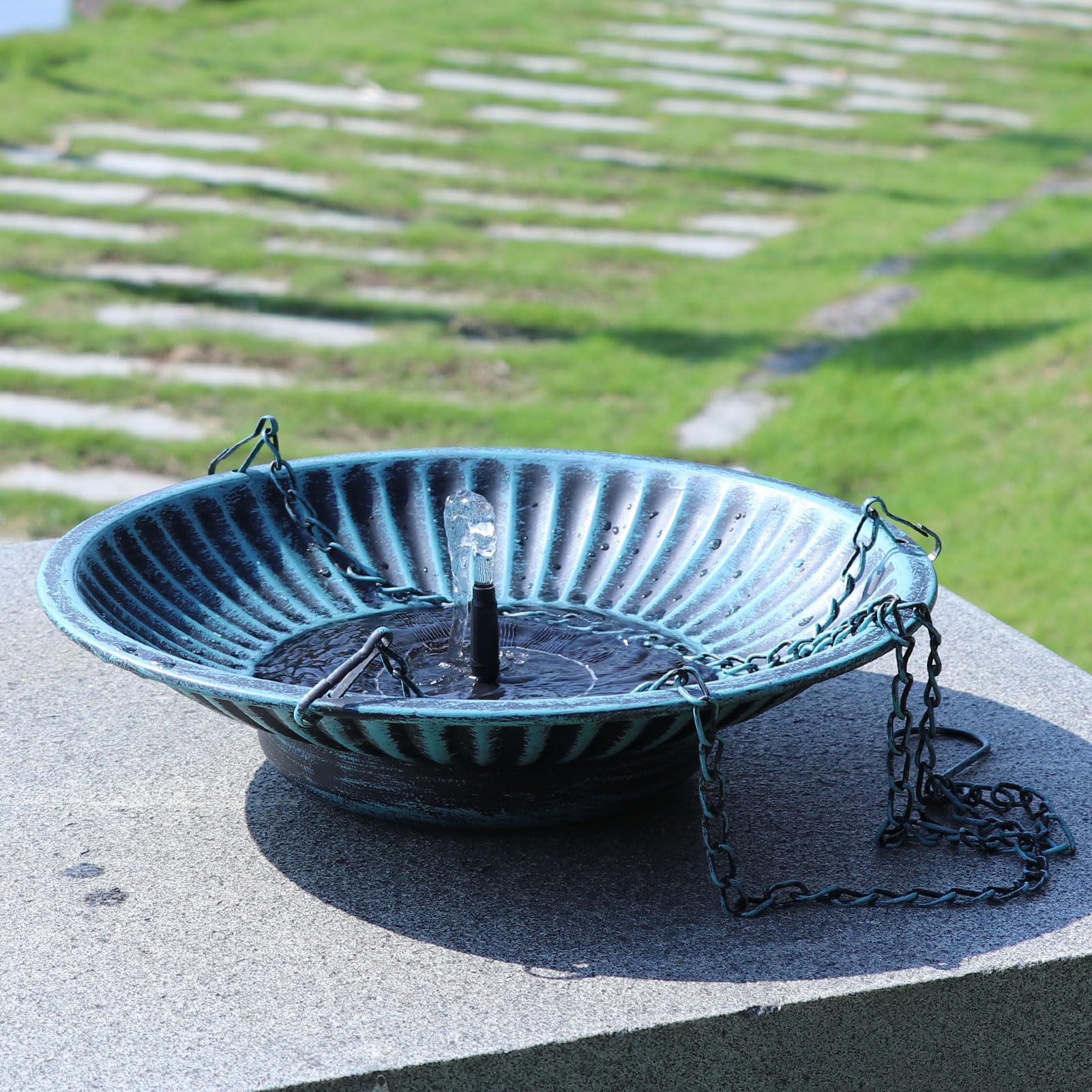 Solar-Vogeltränke zum Aufhängen, 30,5 cm, Solar-Vogeltränke, Brunnen für Garten, Terrasse, Dekoration | Hängende Vogeltränke mit Solarbrunnen, Metall-Vogeltränke, hängende Vogeltränke für draußen (blau)