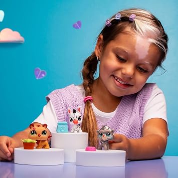 Bandai BF00597 Littlest Pet Shop Pack of 3 Pets Accessories Trading Card and Virtual Code Generation 7 Pets #96 #97 #98 Children from 4 Years +