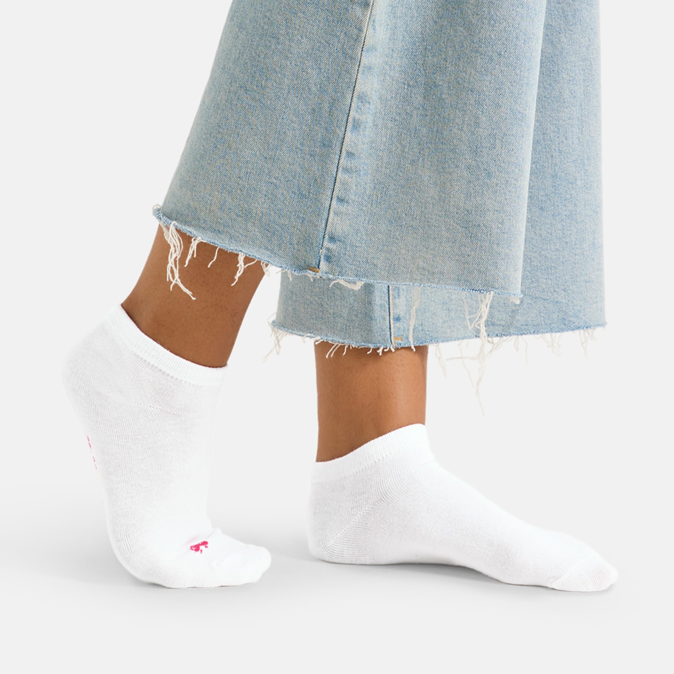 Lieblingsstück Lovely Socks – Sneaker Socken Damen – 4er Set – Baumwolle – Geschenkbox oder Kulturtasche - kurze Socken mit Anti-Blasen-Schutz - Herz-Motiv - Strümpfe