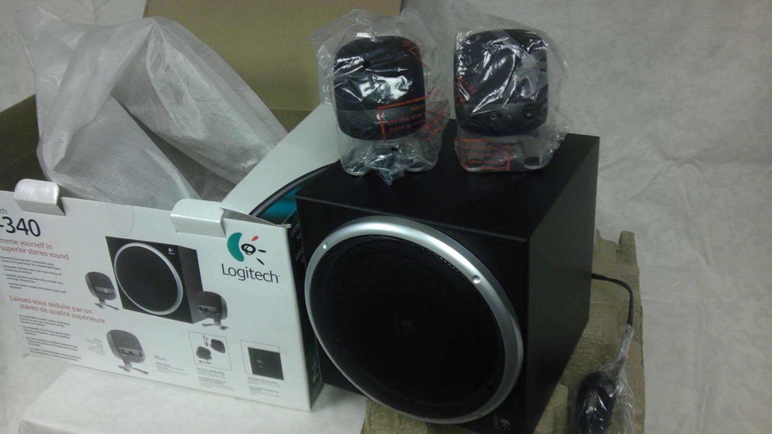 Logitech Z-340 subwoofer og satellithøjttalere