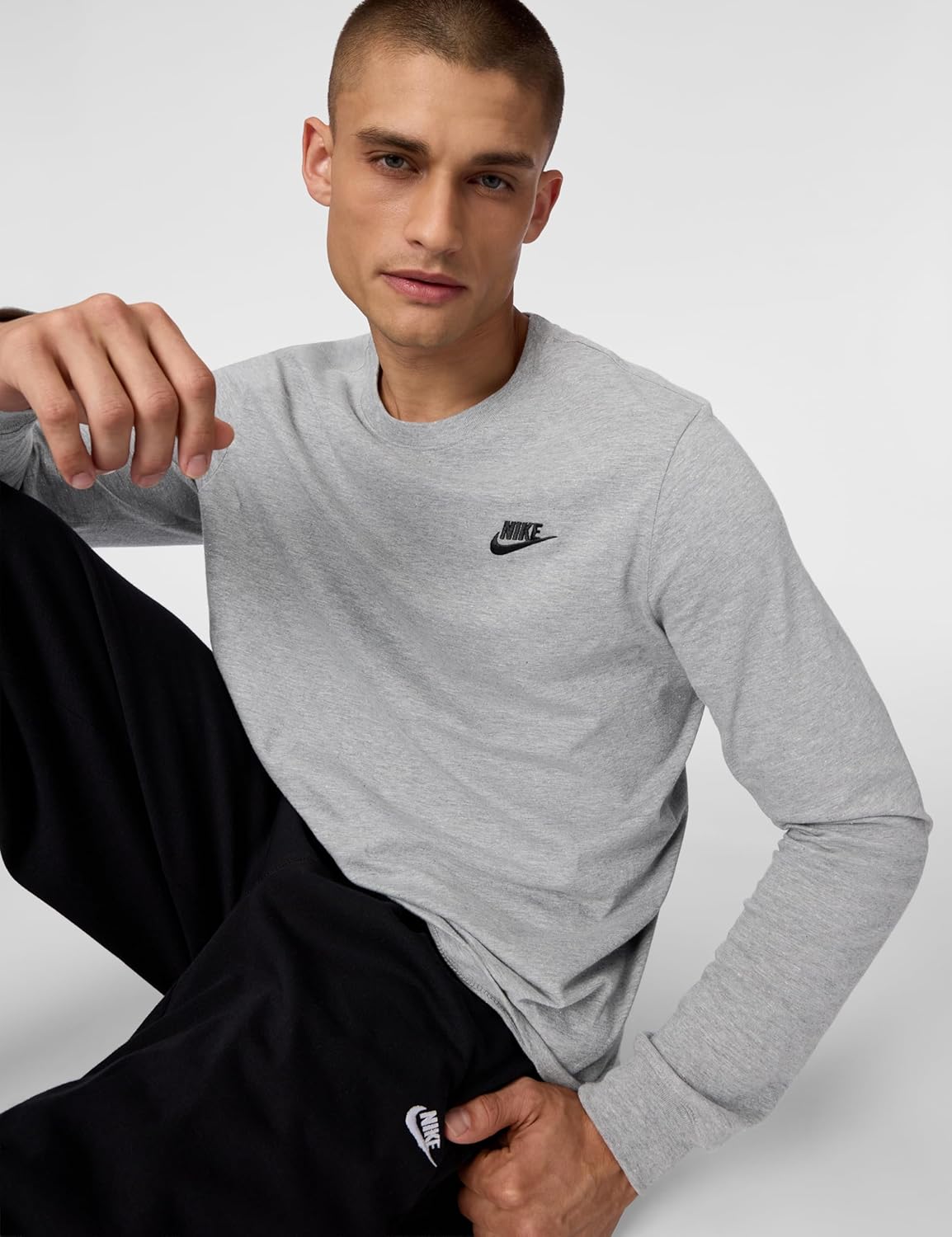Nike Men's Sportswear Club Long-Sleeve T-Shirt - Image 6