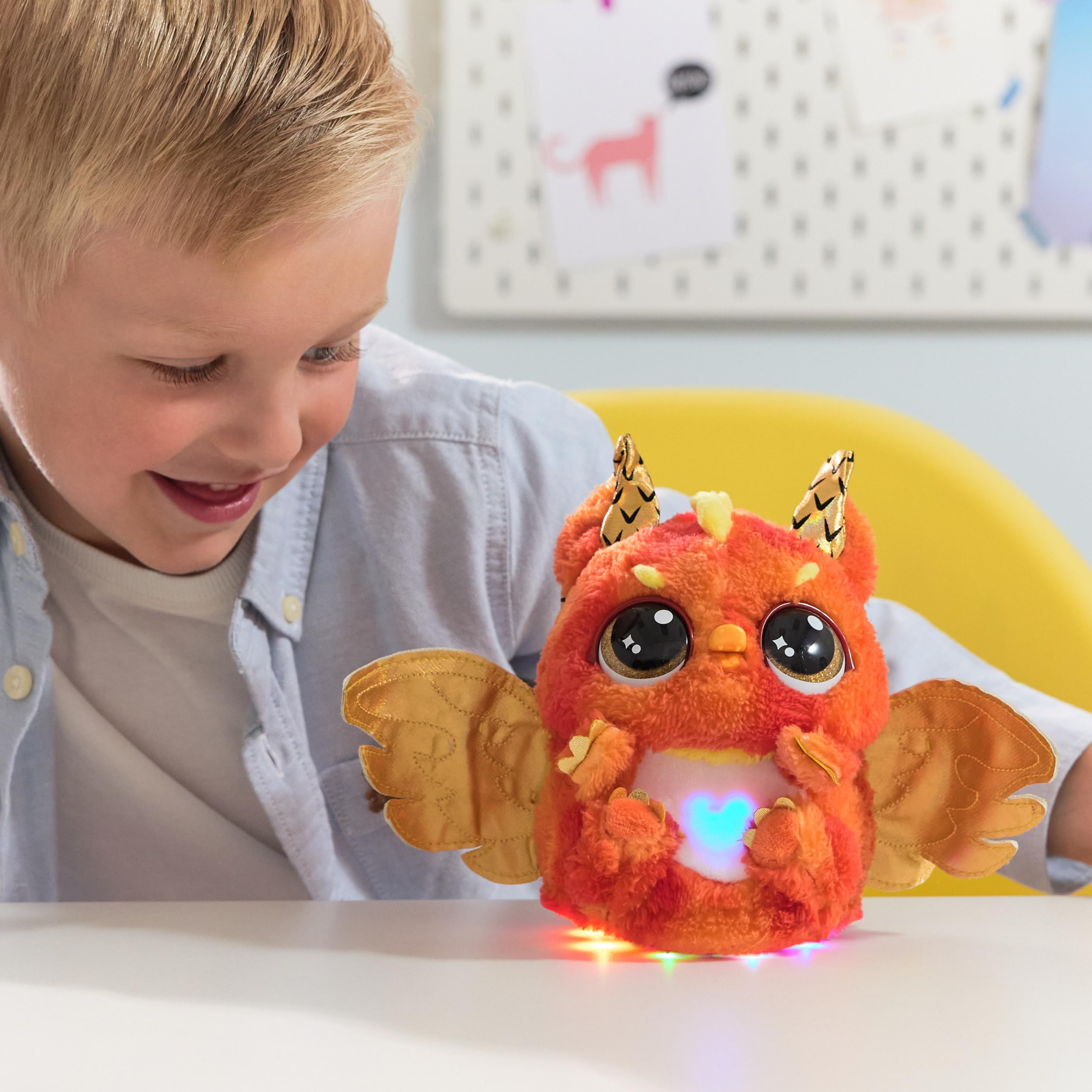 HATCHIMALS Alive, Uovo Mystery Hatch Draggle, Peluche Interattivo a Sorpresa con Effetti Speciali, Nebbia, Luci, 100 Reazioni e Suoni, Giocattoli per Bambini e Bambine, 5+ Anni - Modelli Variabili