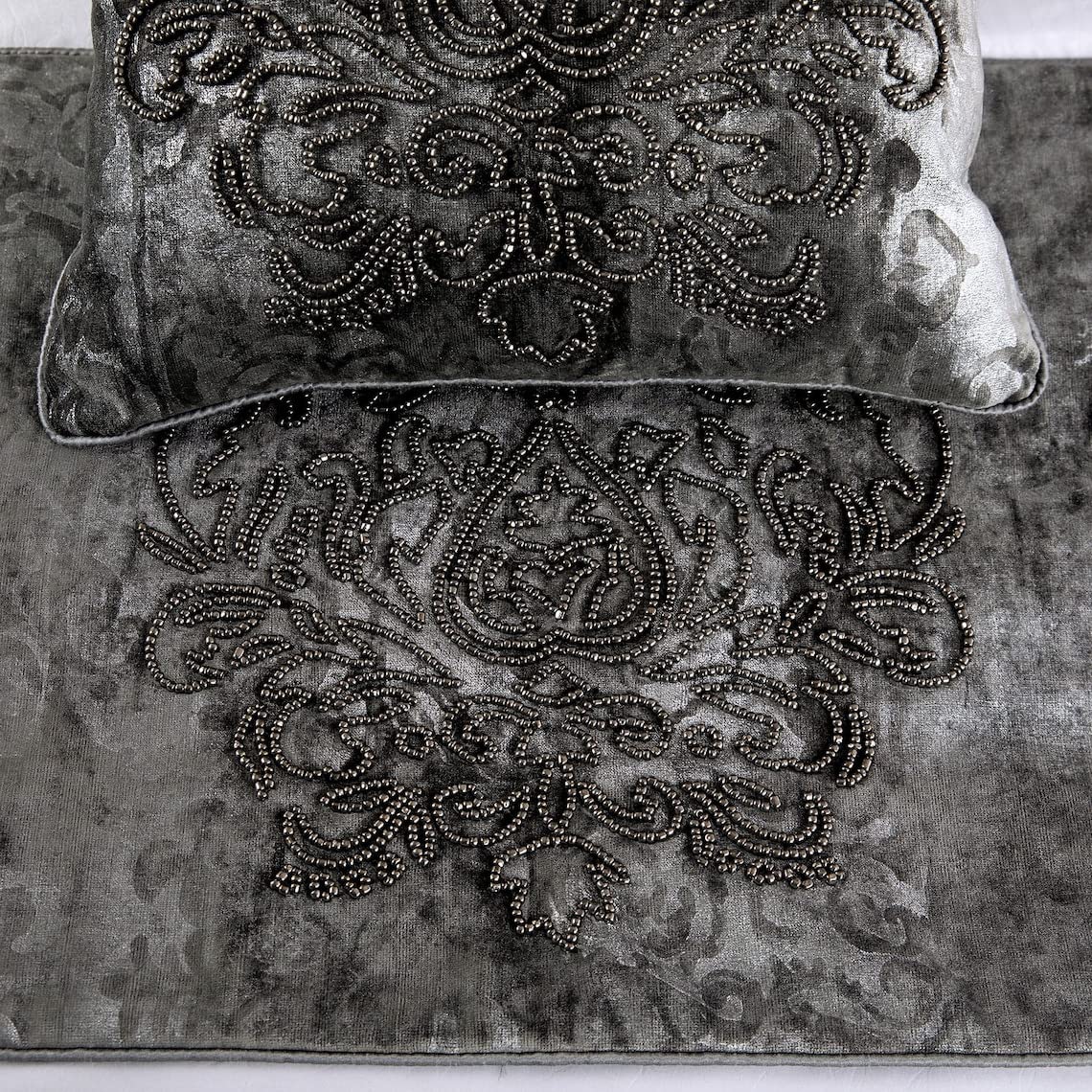 The HomeCentric Dekorativer handgefertigt Grau Samt König 225 x 45 cm Bettläufer mit Kissenbezug, Damastfolie Samt und Stickerei Samt Bettwäsche Fußwärmer Zuhause wohnen - Foil Damask