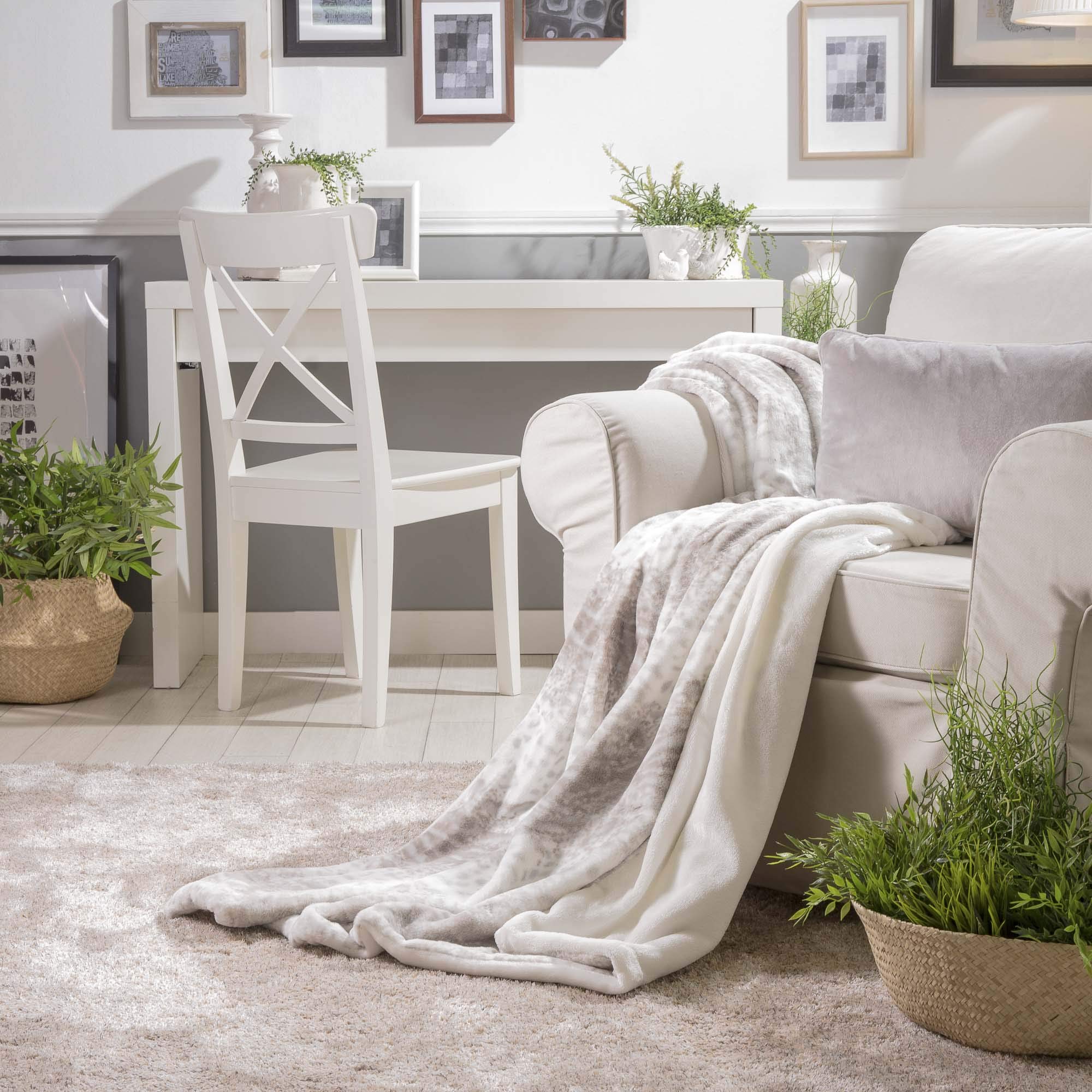 Manta Halifax Plaid gris de 130x160 para combatir el frio en el sofa