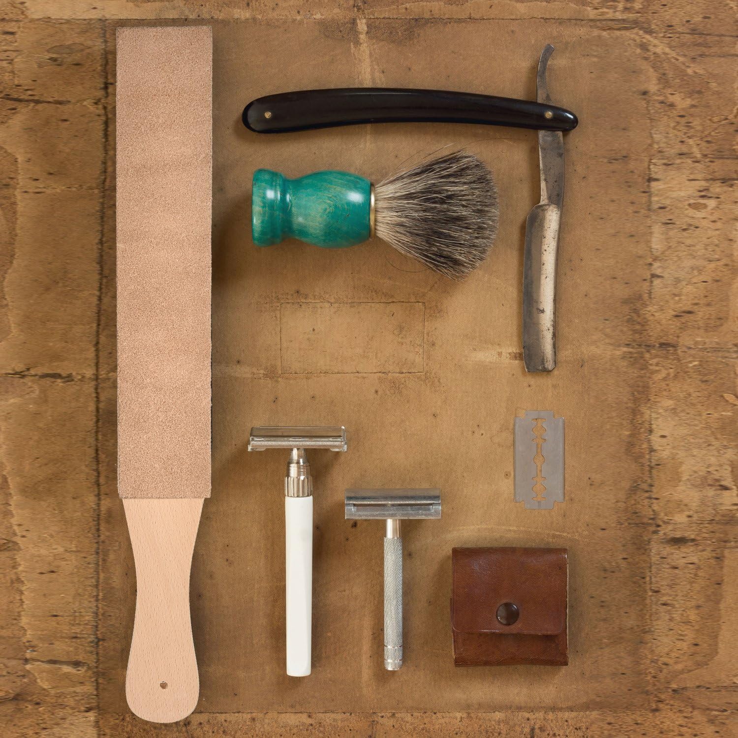 Hestya 3 Pieces Leather Strop with Compounds Kit, 1 Piece Leather Honing Strop Block Stropping Leather Paddle Strop with 2 Pieces 4.58 oz Green White Buffing Polishing Compounds (Big Size Strop)
