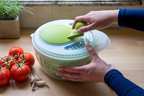 Miniatura 4 de Westmark Germany Centrifugador de ensaladas fácil de usar para secar las verduras y mejorar el sabor de los condimentos, de 10 pulgadas